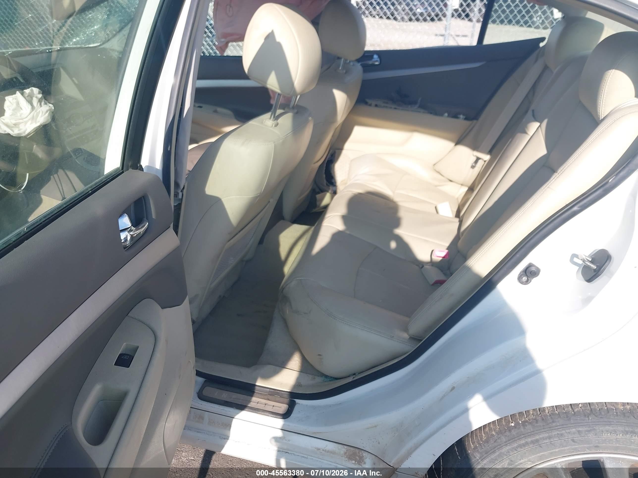 2009 Infiniti G37x   White vin: JNKCV61FX9M363981