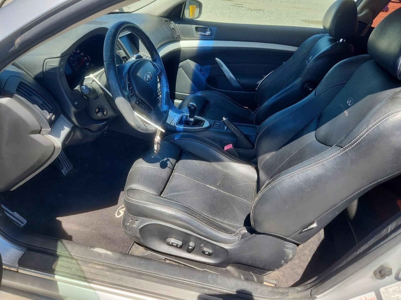 2008 Infiniti G37 Base Silver vin: JNKCV64E08M107768