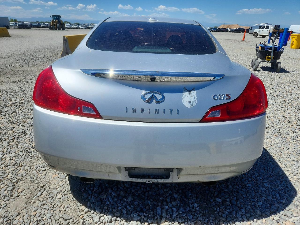 2008 Infiniti G37 Base Silver vin: JNKCV64E08M107768