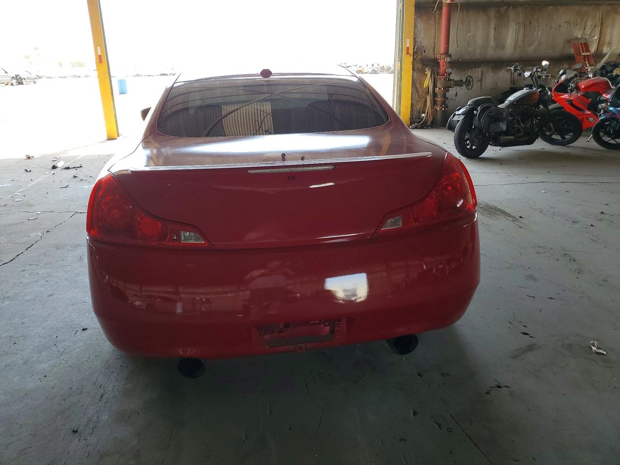 2008 Infiniti G37 Base Red vin: JNKCV64E08M107849
