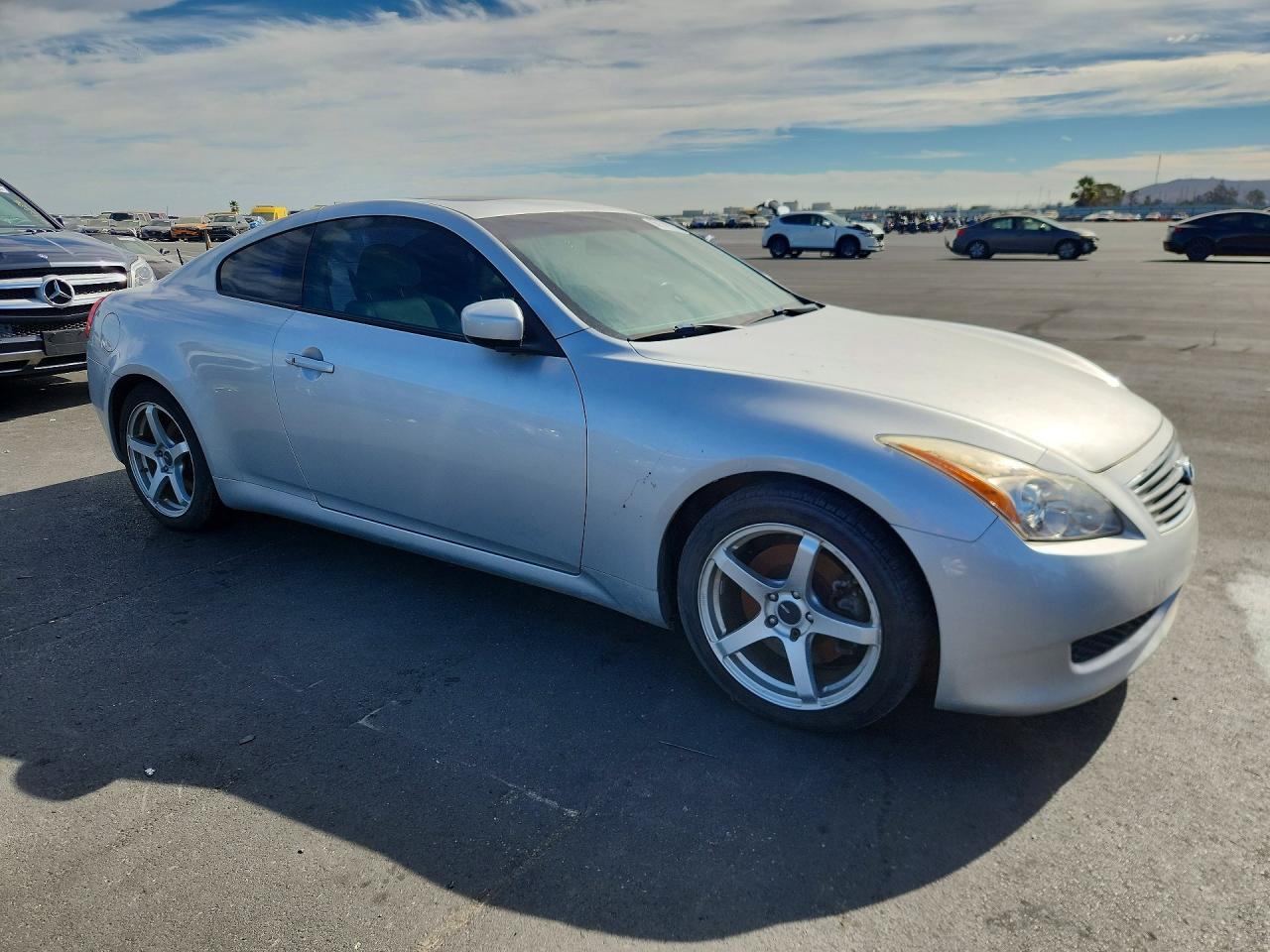 2008 Infiniti G37 Base Silver vin: JNKCV64E08M122948