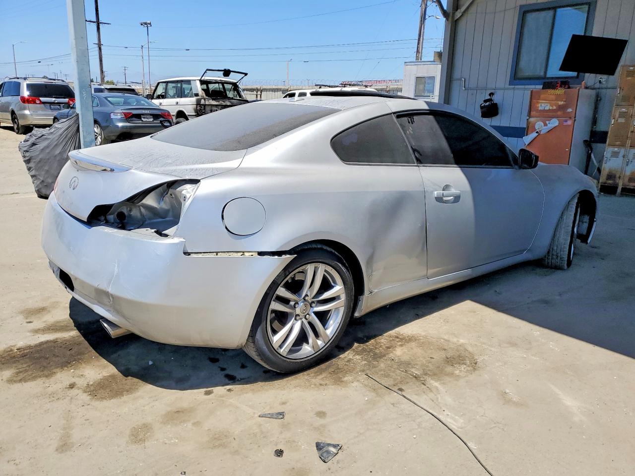 2008 Infiniti G37 Base Серебряный vin: JNKCV64E18M127138