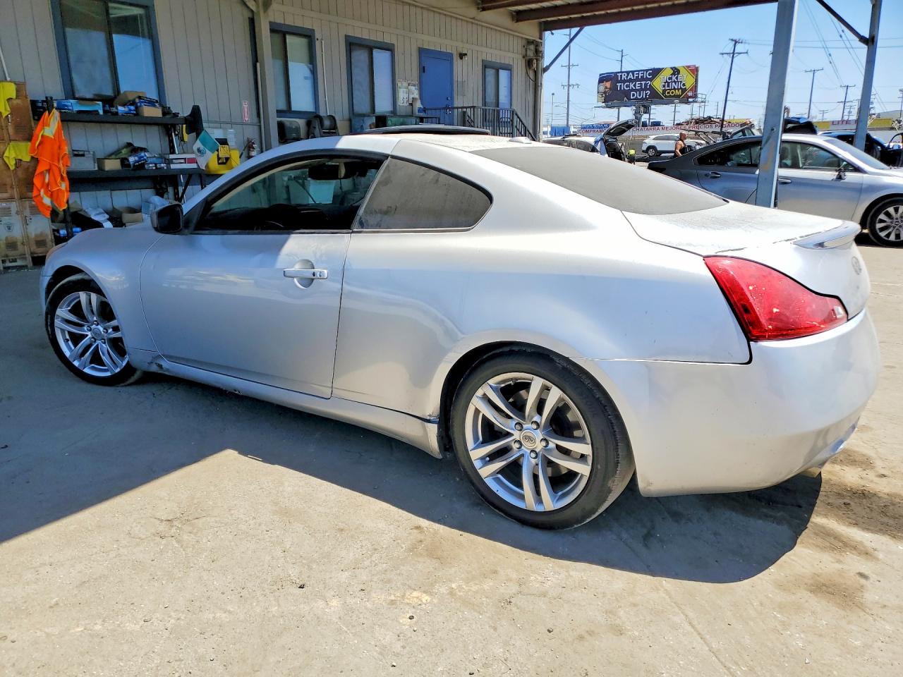 2008 Infiniti G37 Base Серебряный vin: JNKCV64E18M127138