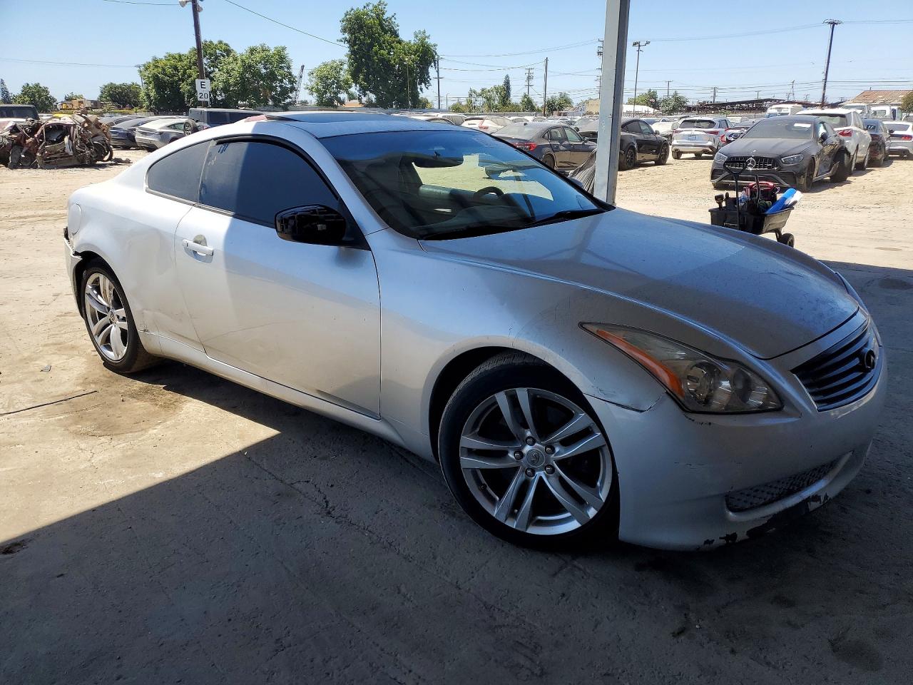 2008 Infiniti G37 Base Серебряный vin: JNKCV64E18M127138