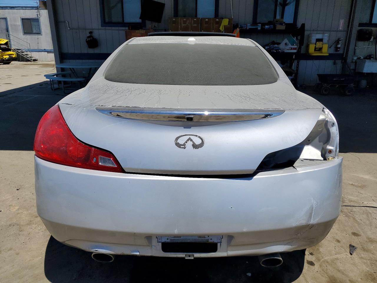 2008 Infiniti G37 Base Серебряный vin: JNKCV64E18M127138