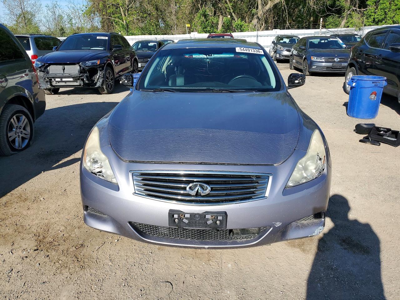 2008 Infiniti G37 Base Silver vin: JNKCV64E28M105553