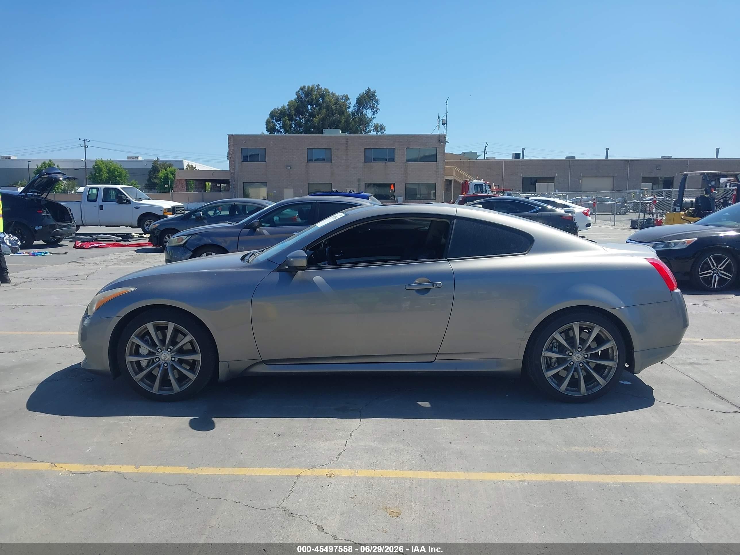 2008 Infiniti G37 Journey Серый vin: JNKCV64E28M111983