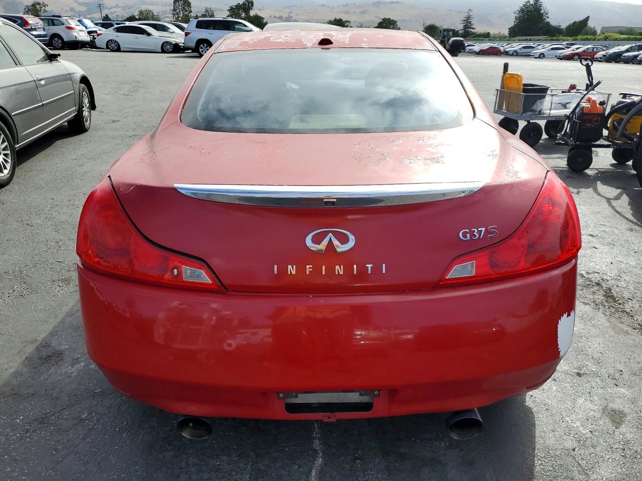 2008 Infiniti G37 Base Red vin: JNKCV64E28M117721
