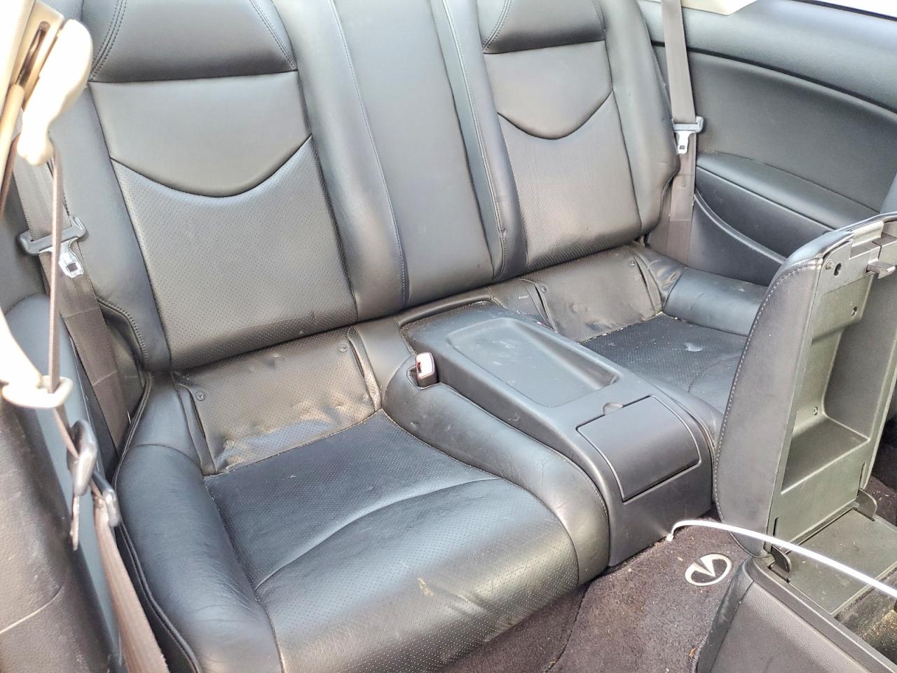 2008 Infiniti G37 Base Red vin: JNKCV64E28M117721