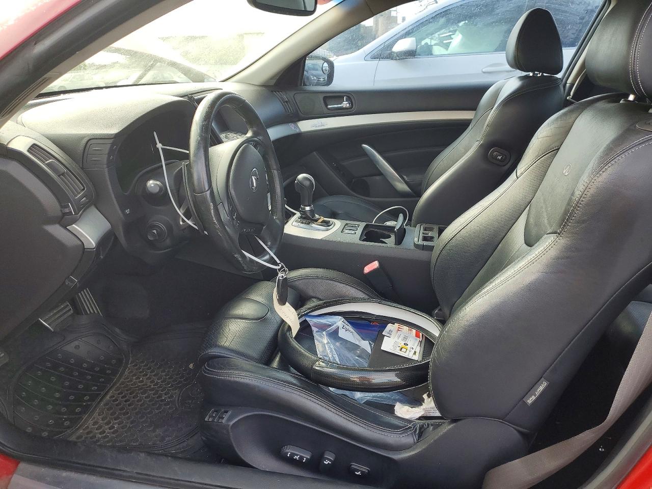 2008 Infiniti G37 Base Red vin: JNKCV64E28M117721
