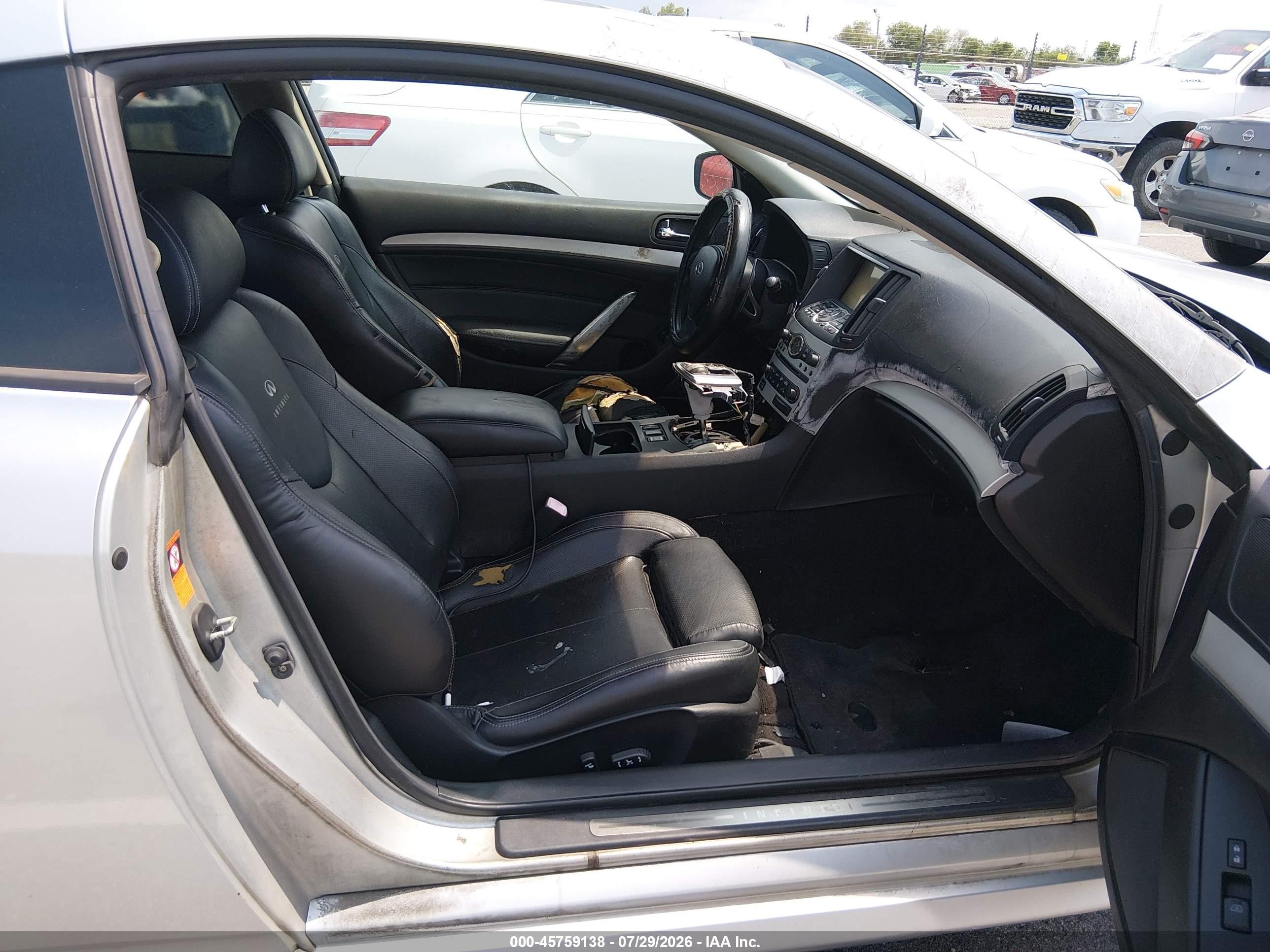 2008 Infiniti G37 Journey Silver vin: JNKCV64E28M130243