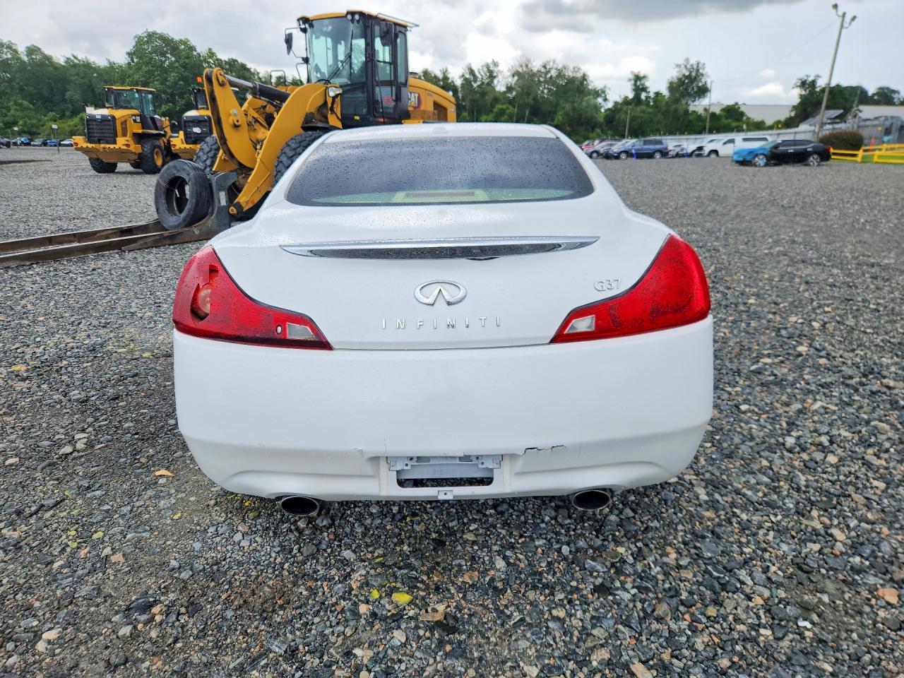 2009 Infiniti G37 Coupe Base White vin: JNKCV64E39M605366