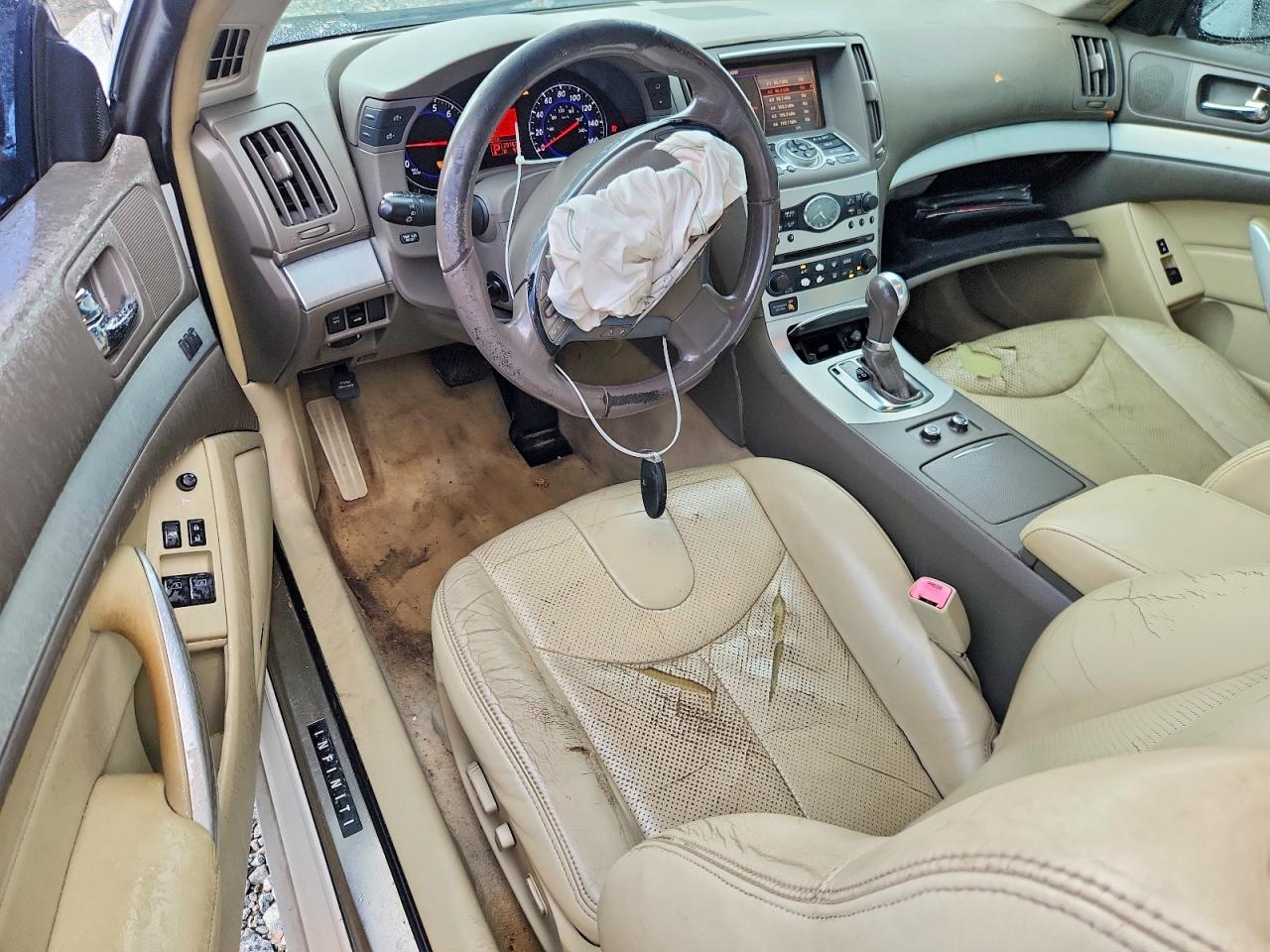 2009 Infiniti G37 Coupe Base White vin: JNKCV64E39M605366
