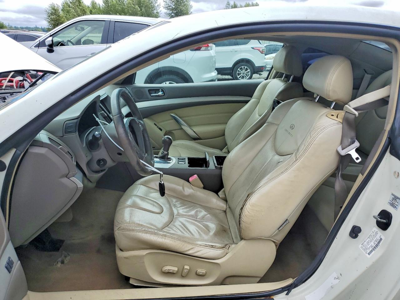2008 Infiniti G37 Base White vin: JNKCV64E48M102640