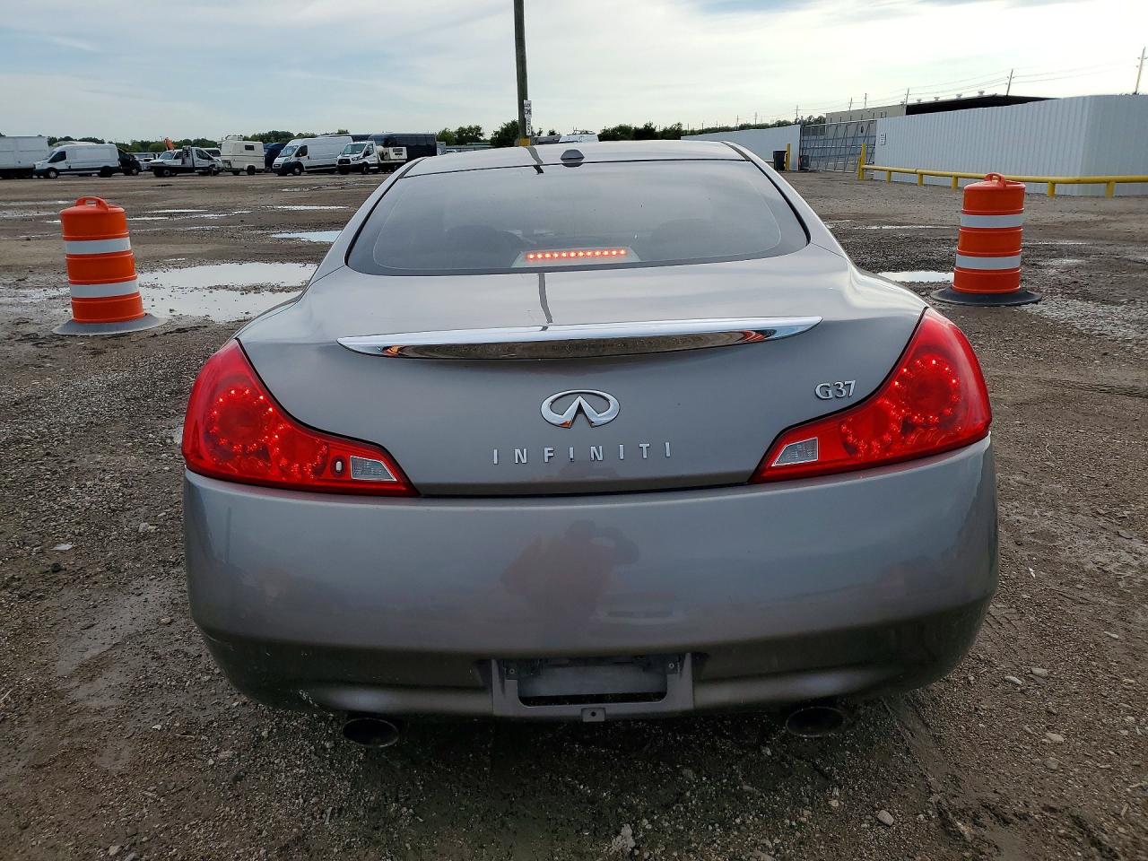 2009 Infiniti G37 Coupe Base Gray vin: JNKCV64E49M604601