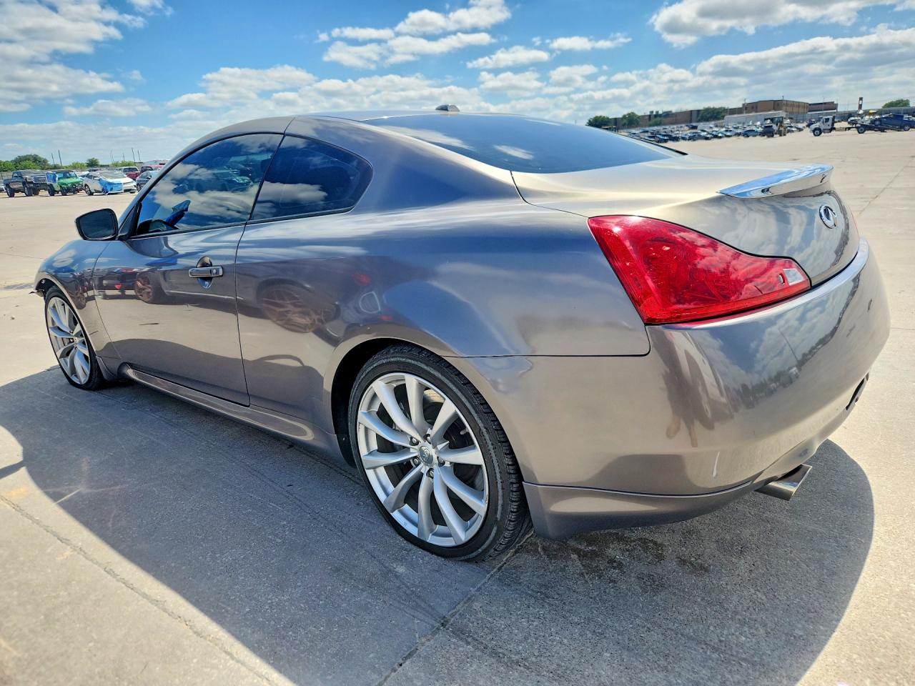 2008 Infiniti G37 Base/journey/sport Silver vin: JNKCV64E58M125876
