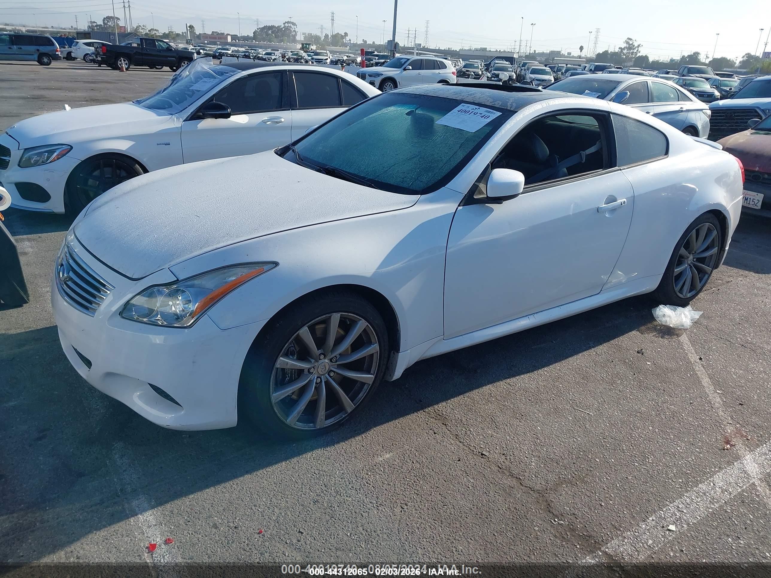 2008 Infiniti G37 Journey White vin: JNKCV64E68M114045