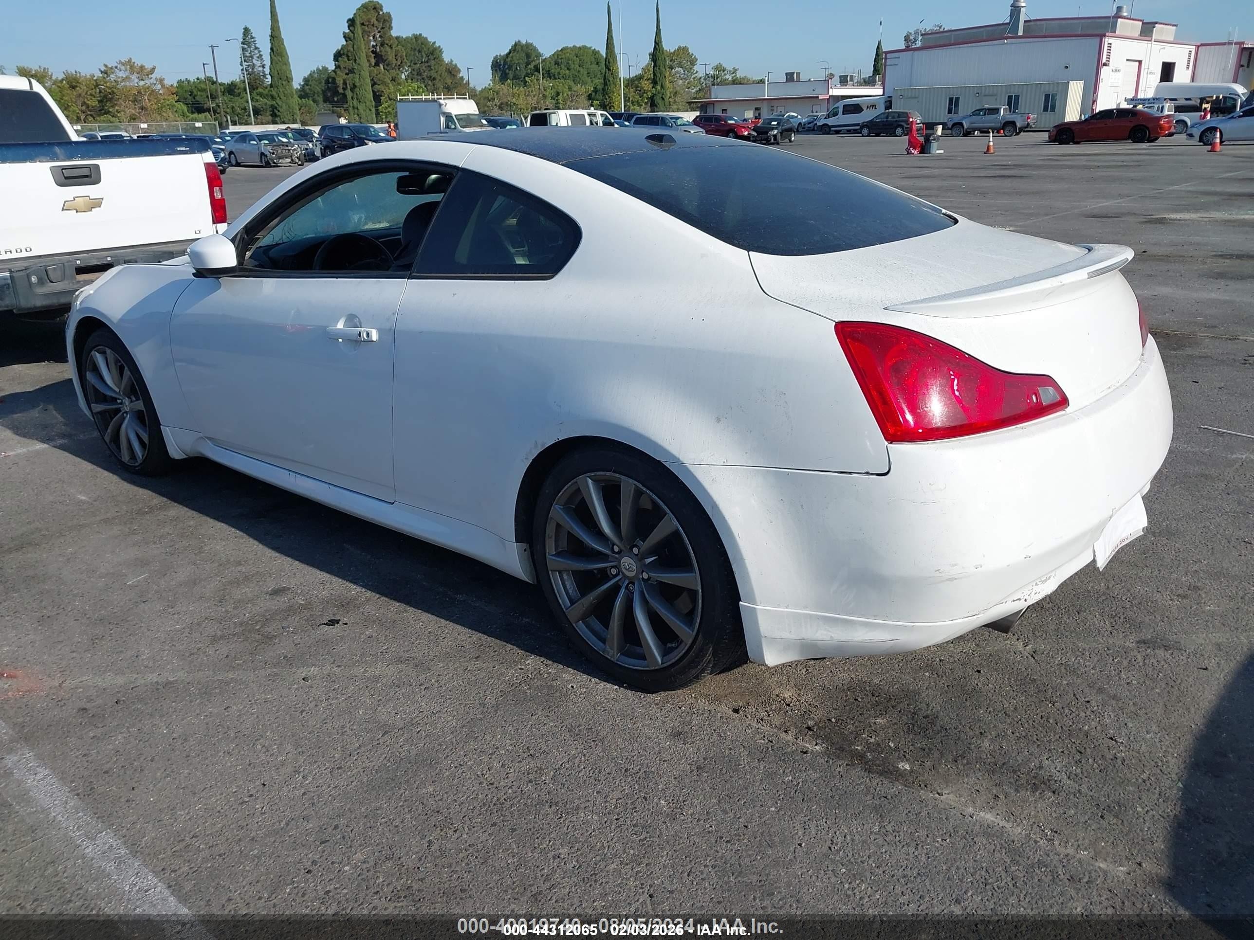 2008 Infiniti G37 Journey White vin: JNKCV64E68M114045