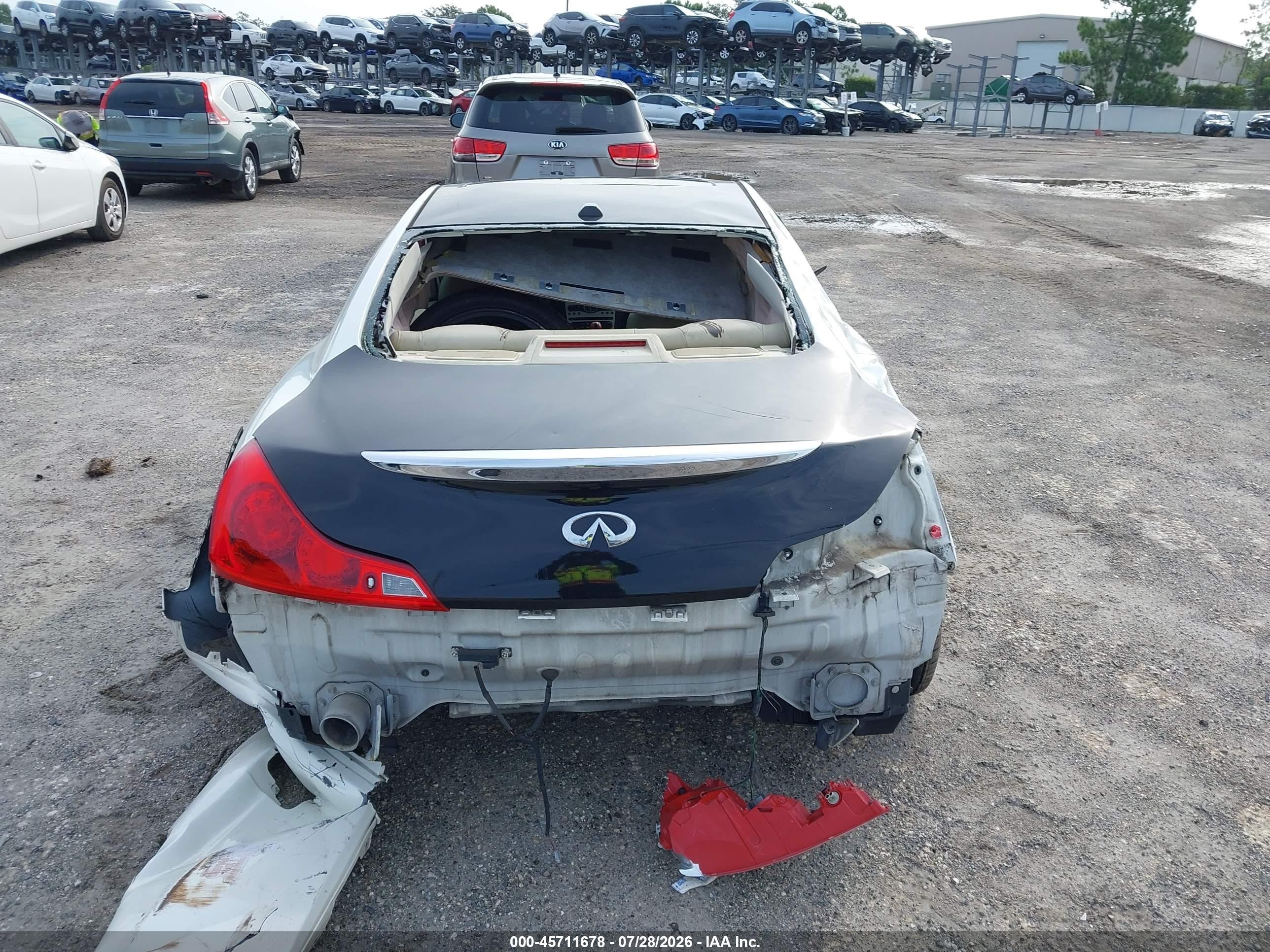 2009 Infiniti G37 Journey White vin: JNKCV64E69M605765