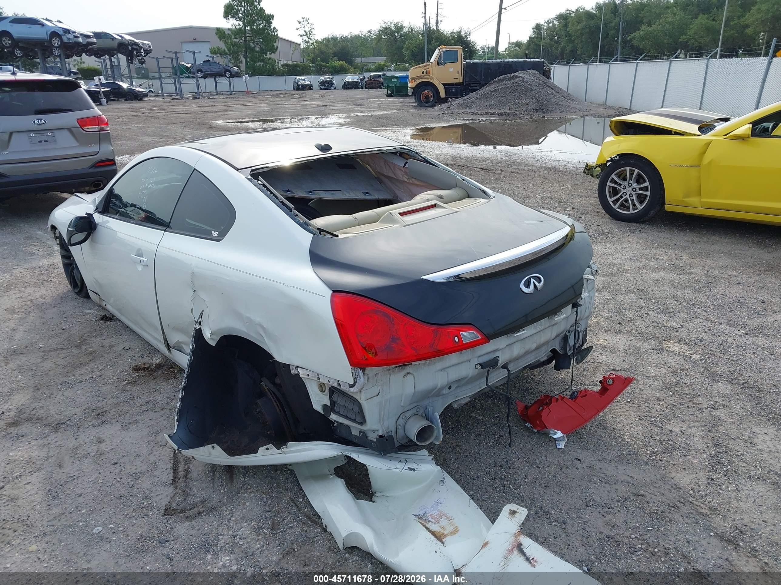 2009 Infiniti G37 Journey White vin: JNKCV64E69M605765