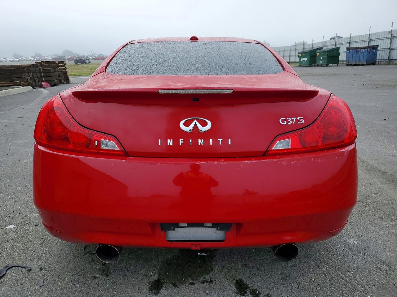 2008 Infiniti G37 Base Red vin: JNKCV64E78M104186