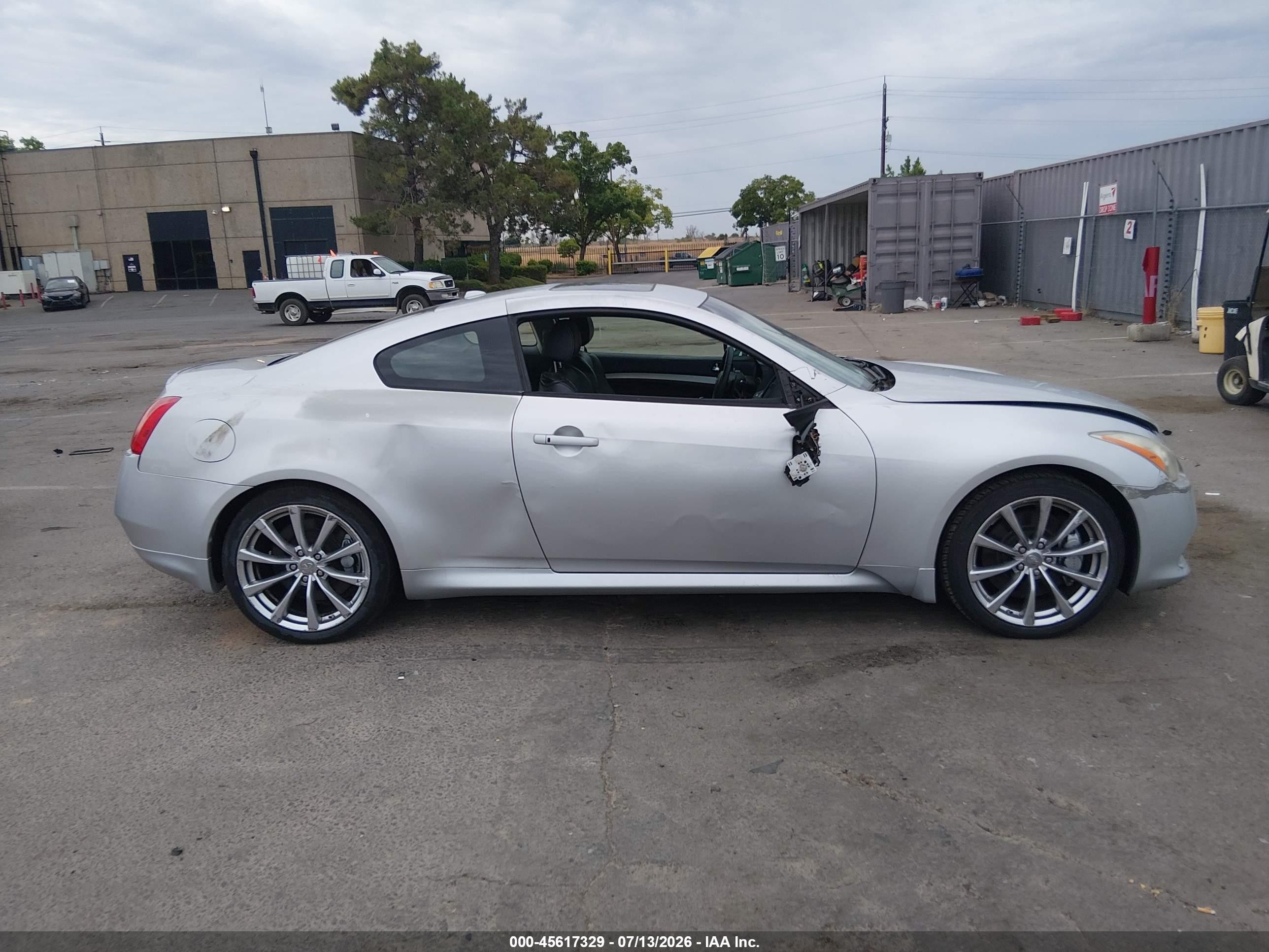 2008 Infiniti G37 Journey Silver vin: JNKCV64E78M113938