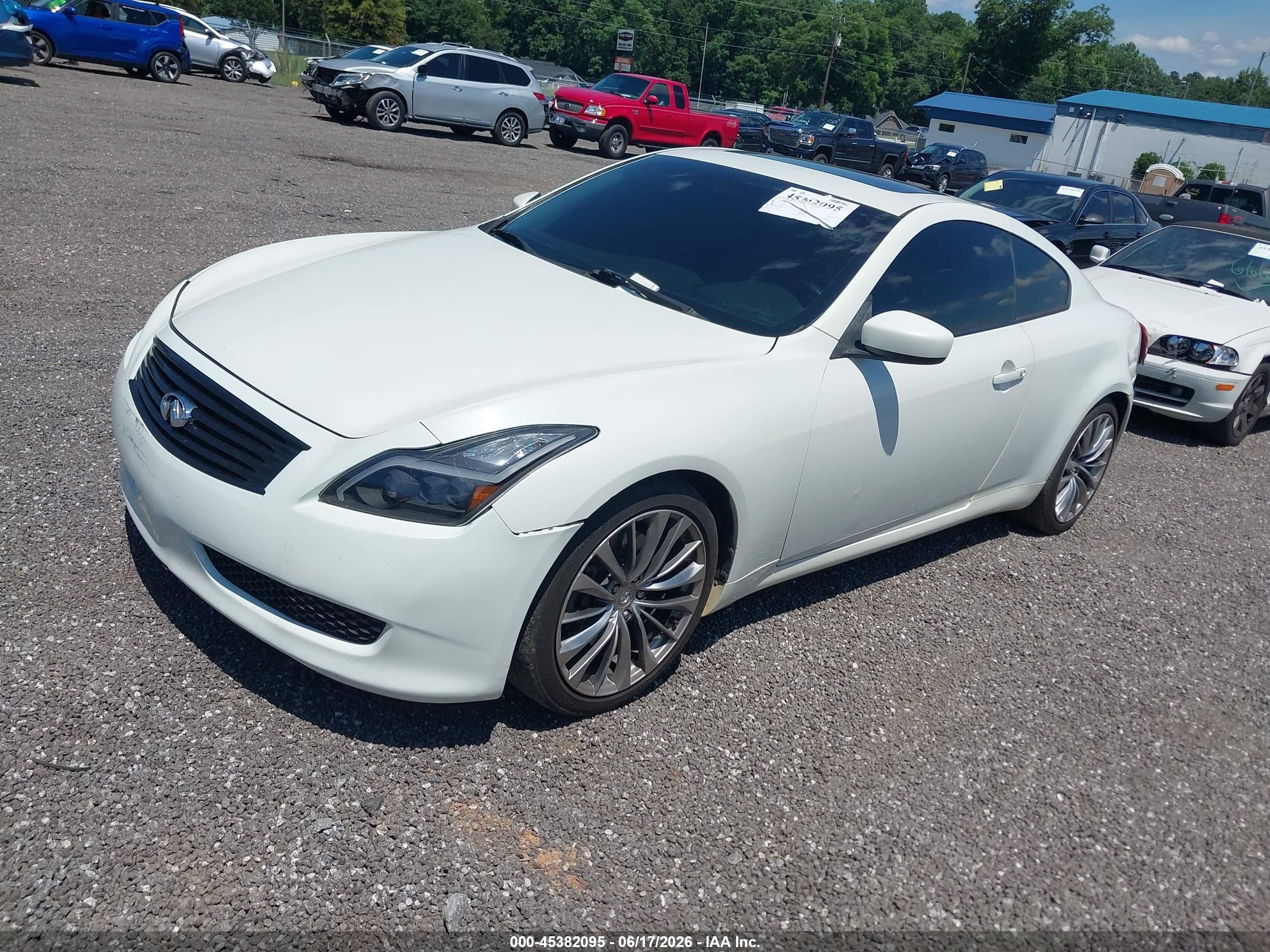 2008 Infiniti G37 Journey White vin: JNKCV64E78M130657