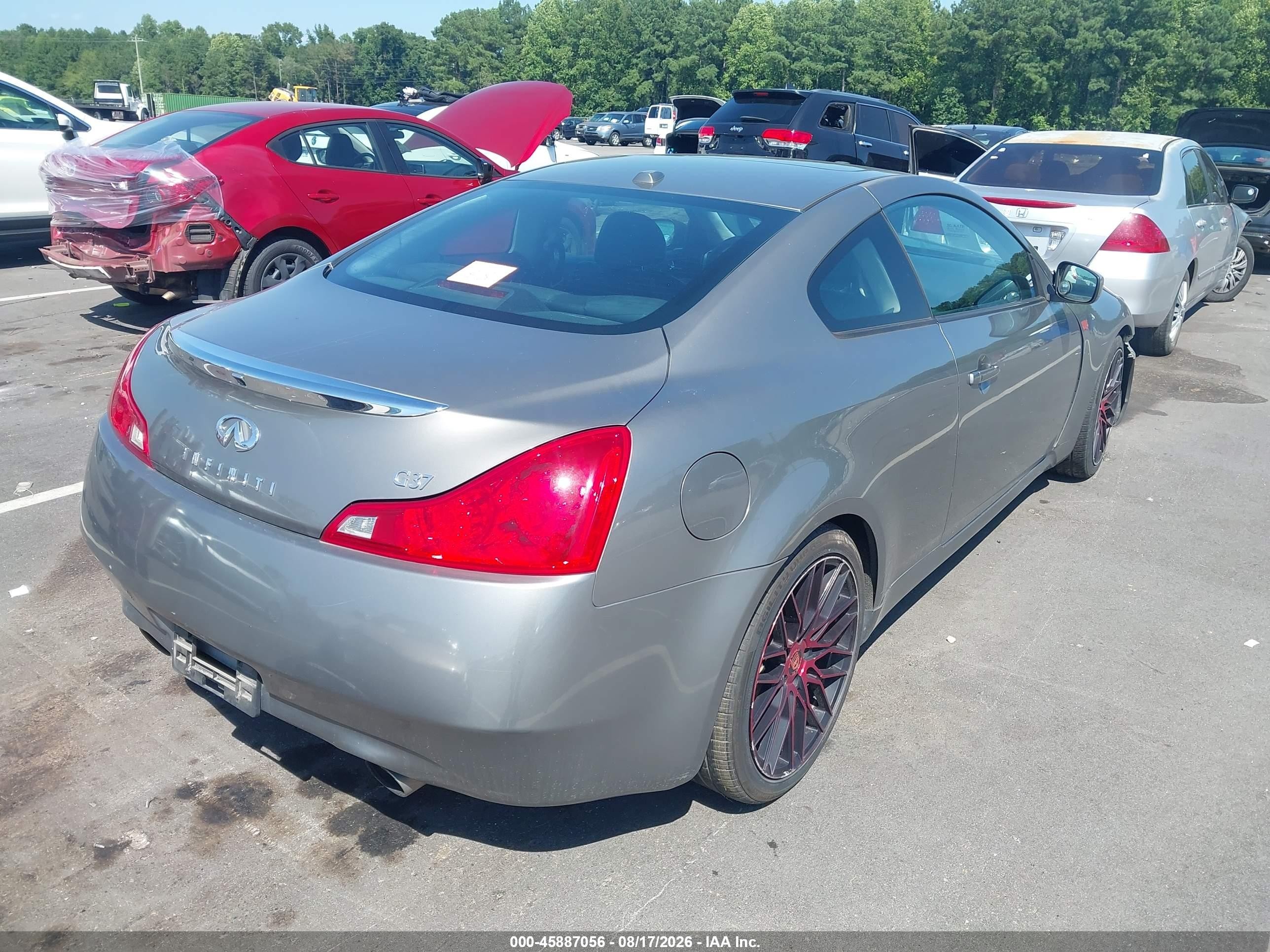 2008 Infiniti G37 Journey Silver vin: JNKCV64E98M102942