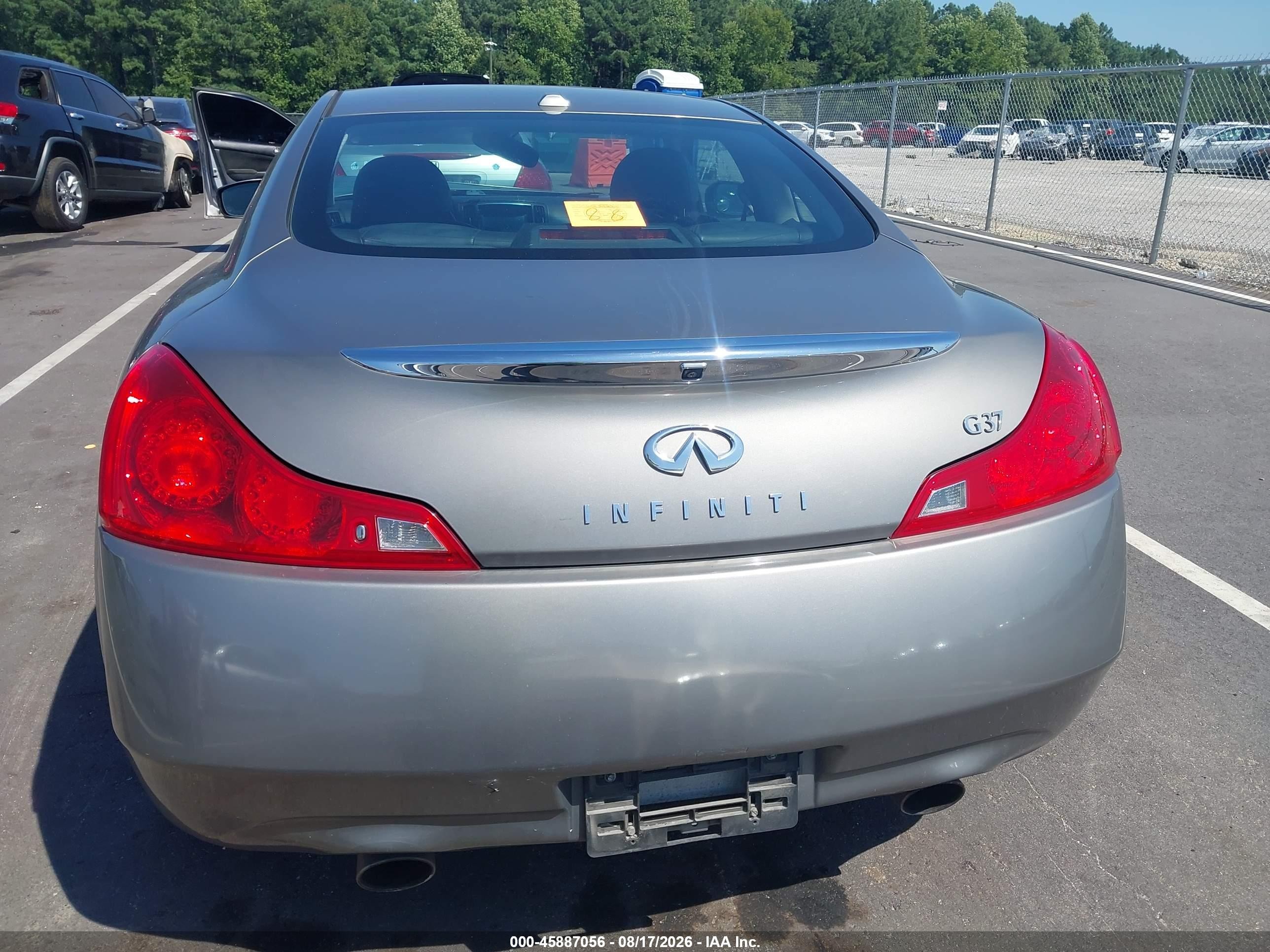 2008 Infiniti G37 Journey Silver vin: JNKCV64E98M102942