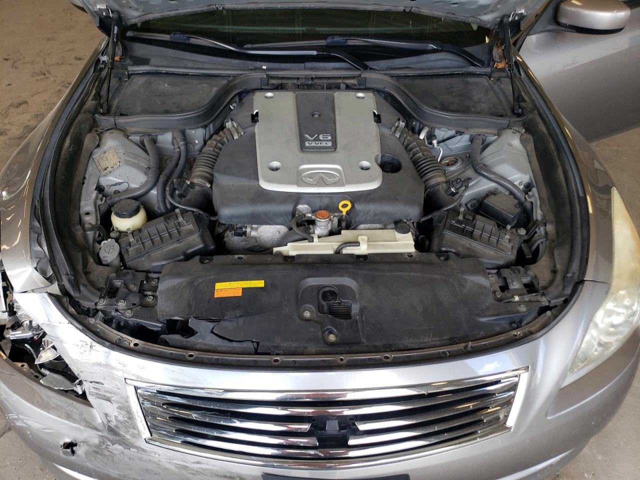 2008 Infiniti G37 Base Silver vin: JNKCV64EX8M102285