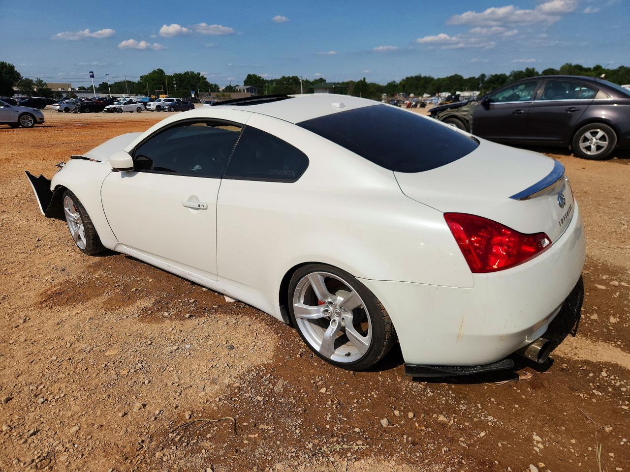 2008 Infiniti G37 Base White vin: JNKCV64EX8M117336