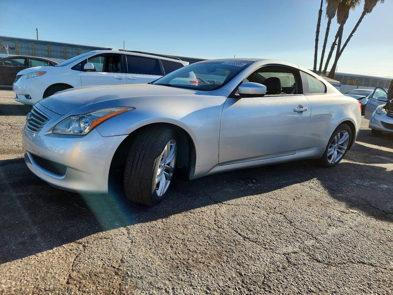 2008 Infiniti G37 Base Silver vin: JNKCV64EX8M120267
