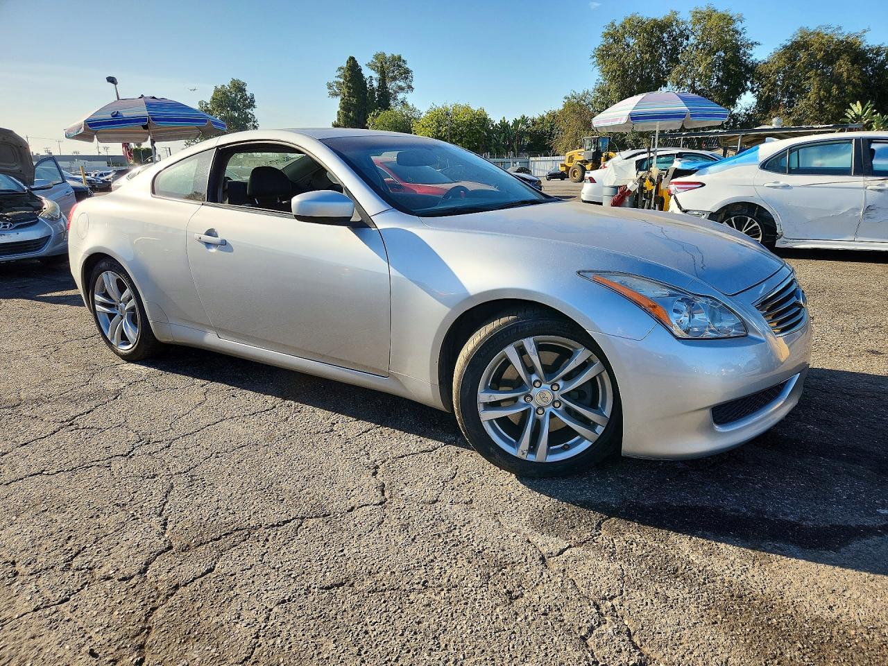 2008 Infiniti G37 Base Silver vin: JNKCV64EX8M120267