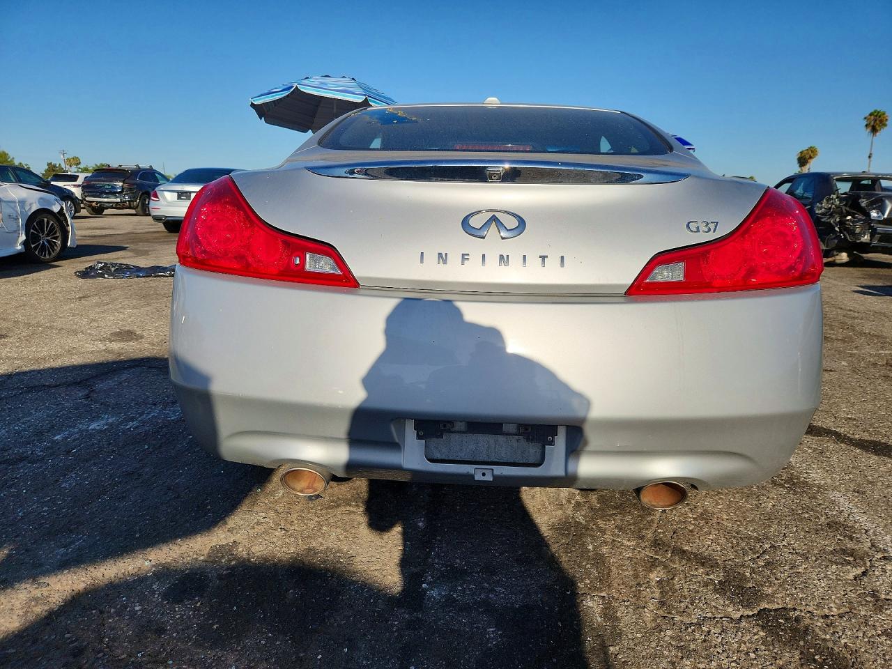 2008 Infiniti G37 Base Silver vin: JNKCV64EX8M120267