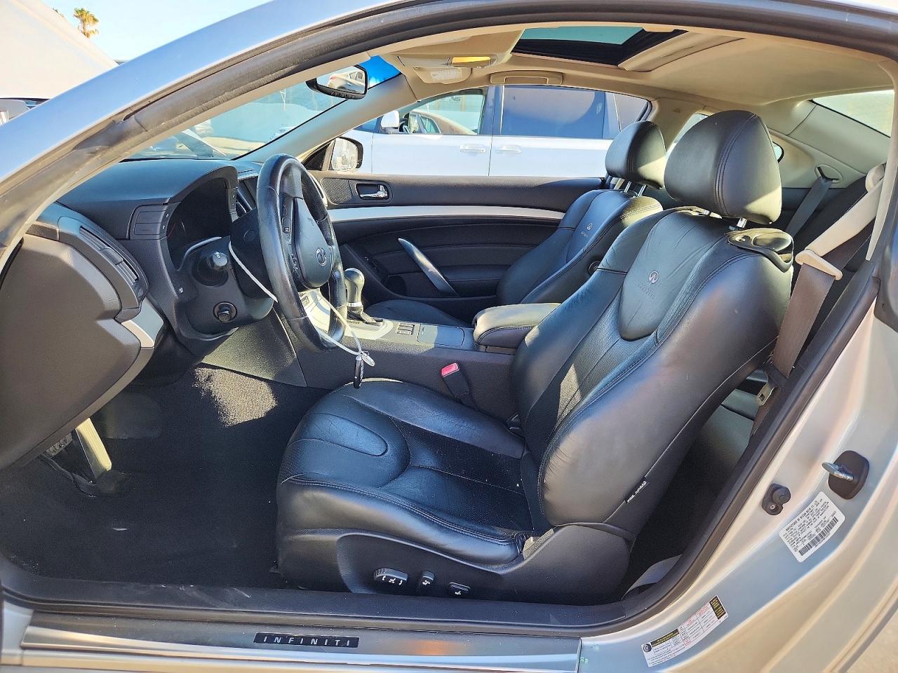 2008 Infiniti G37 Base Silver vin: JNKCV64EX8M120267