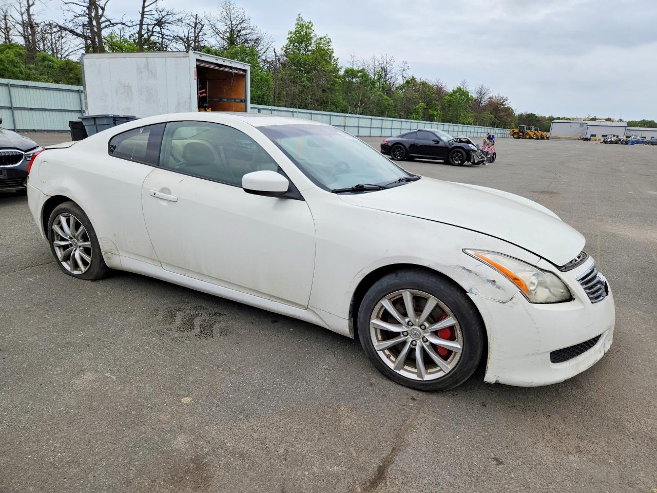 2009 Infiniti G37 Coupe X White vin: JNKCV64F39M652244