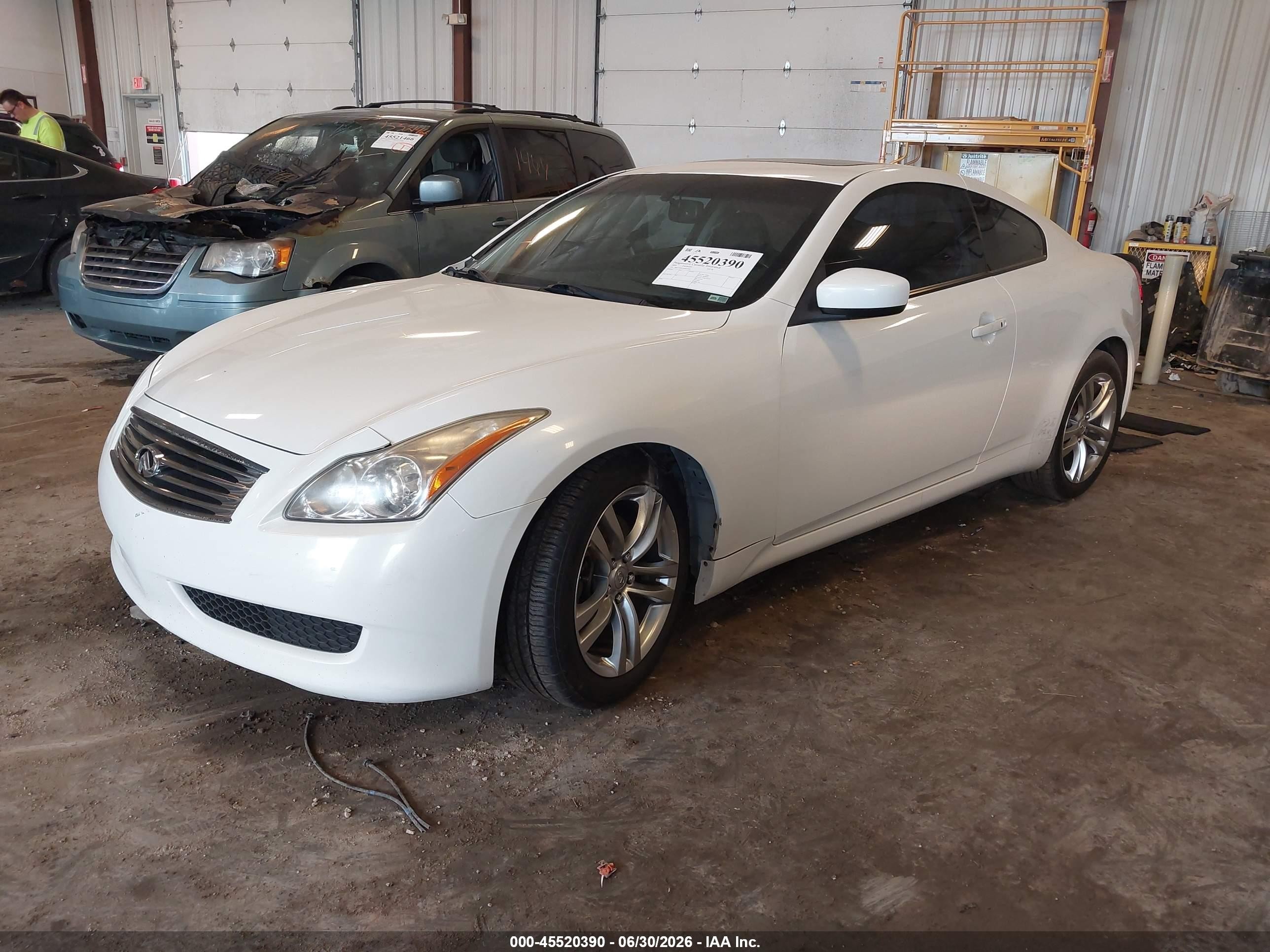 2009 Infiniti G37x   Белый vin: JNKCV64F39M653006