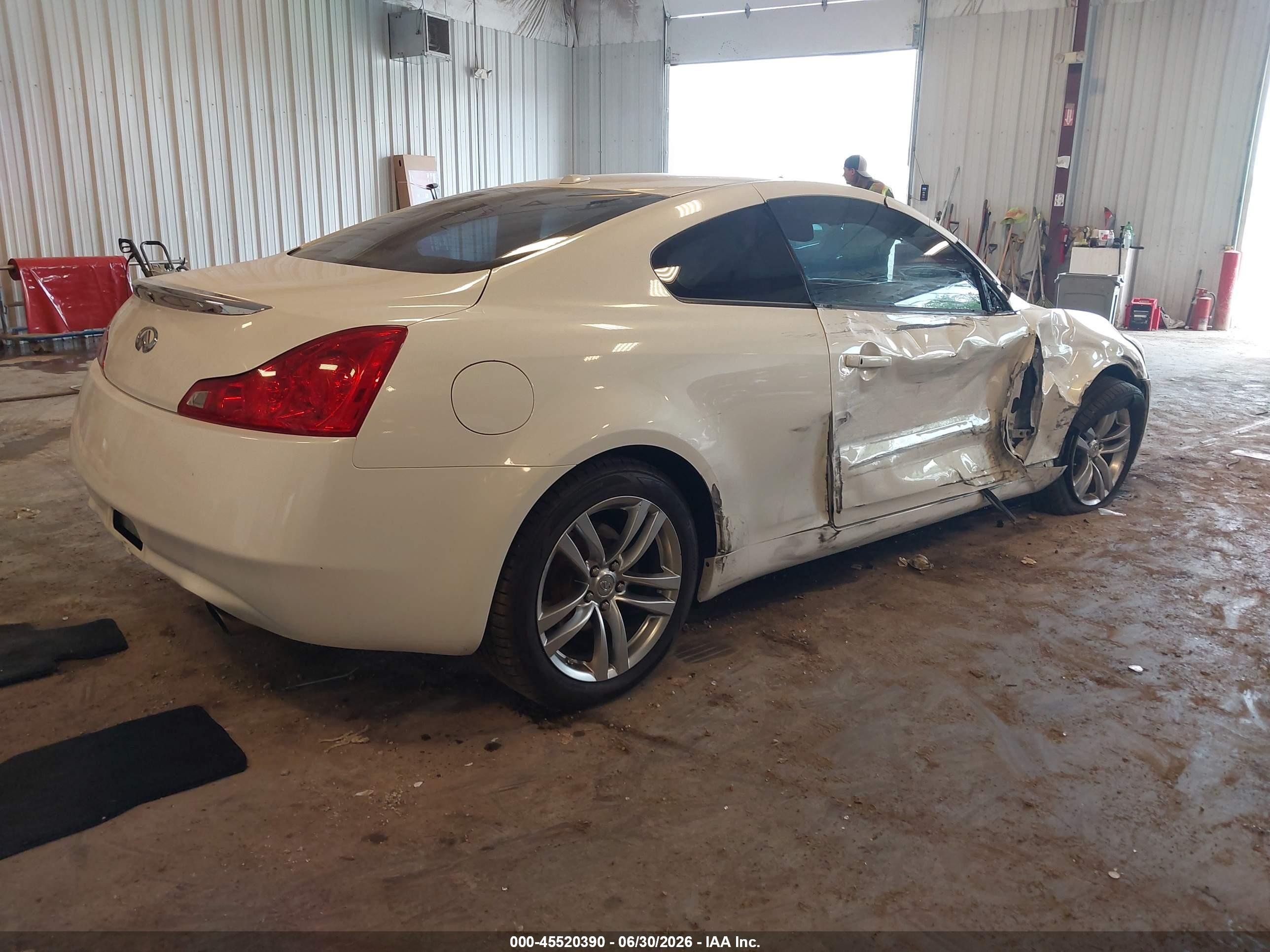 2009 Infiniti G37x   Белый vin: JNKCV64F39M653006