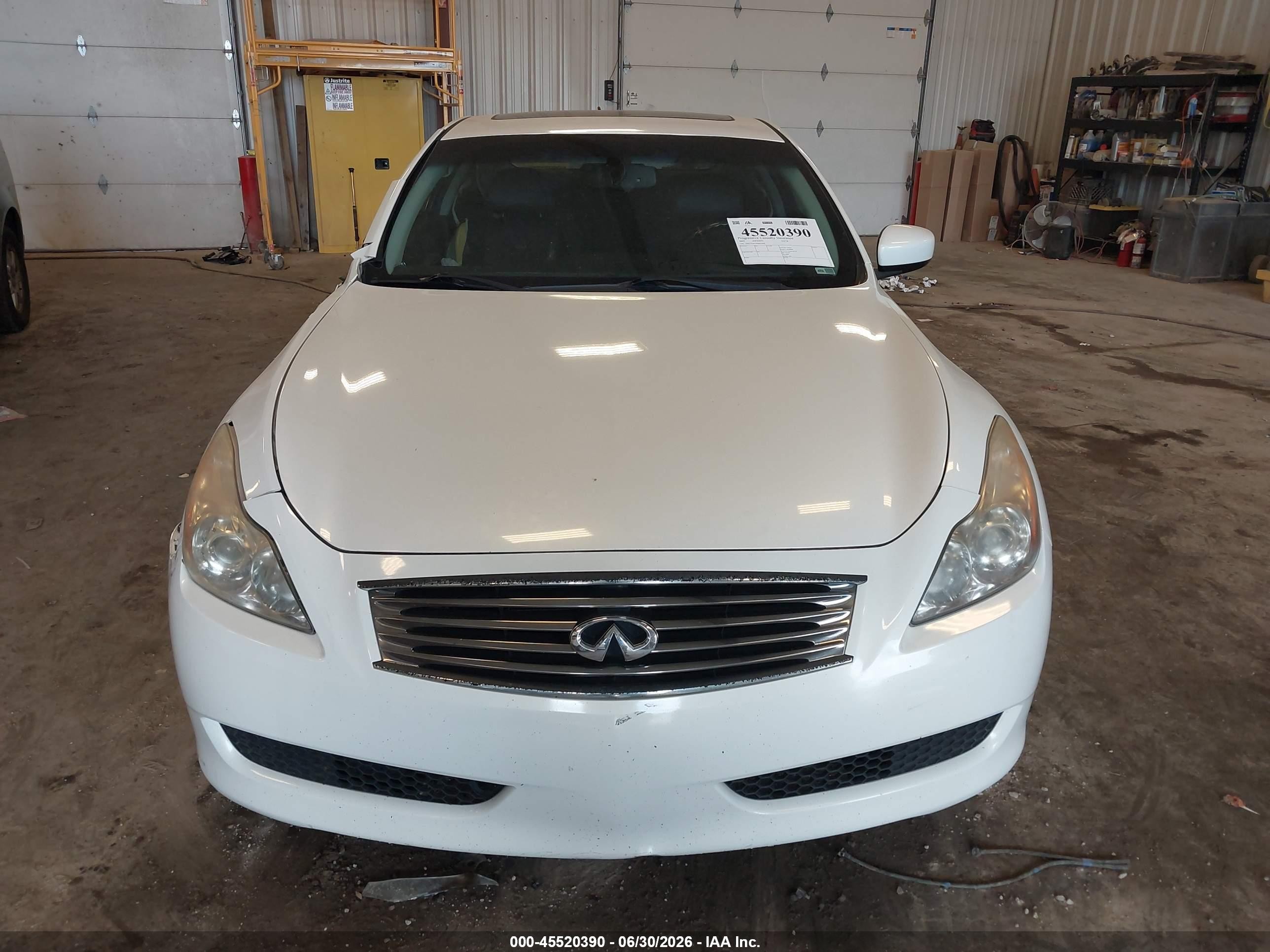 2009 Infiniti G37x   Белый vin: JNKCV64F39M653006