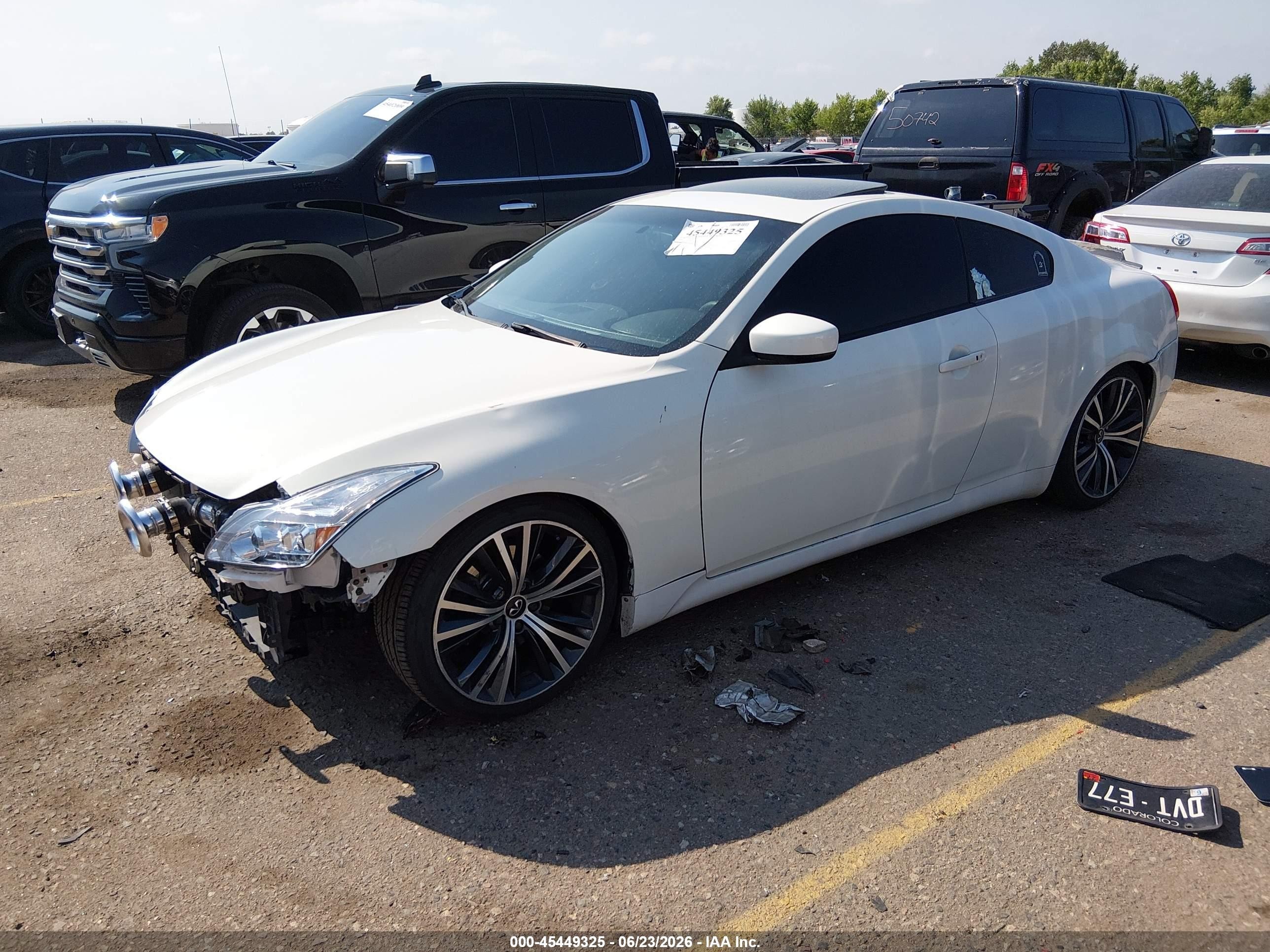 2009 Infiniti G37x   White vin: JNKCV64F59M650172