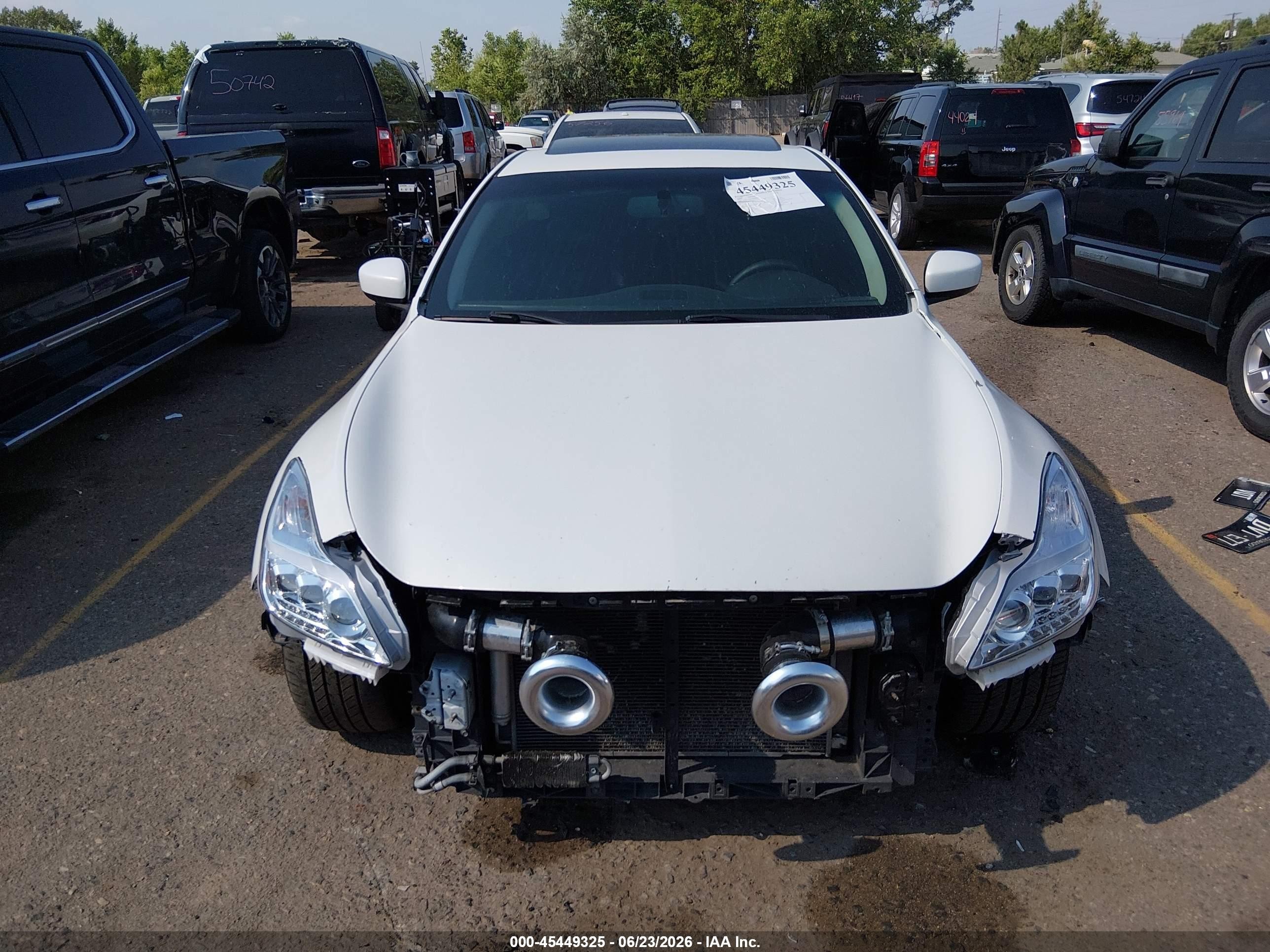 2009 Infiniti G37x   White vin: JNKCV64F59M650172