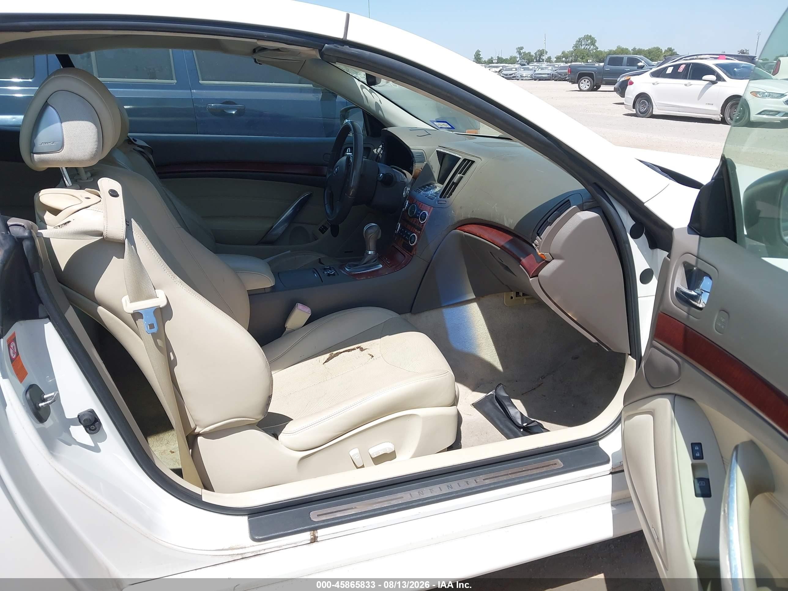 2009 Infiniti G37   White vin: JNKCV66E09M724957