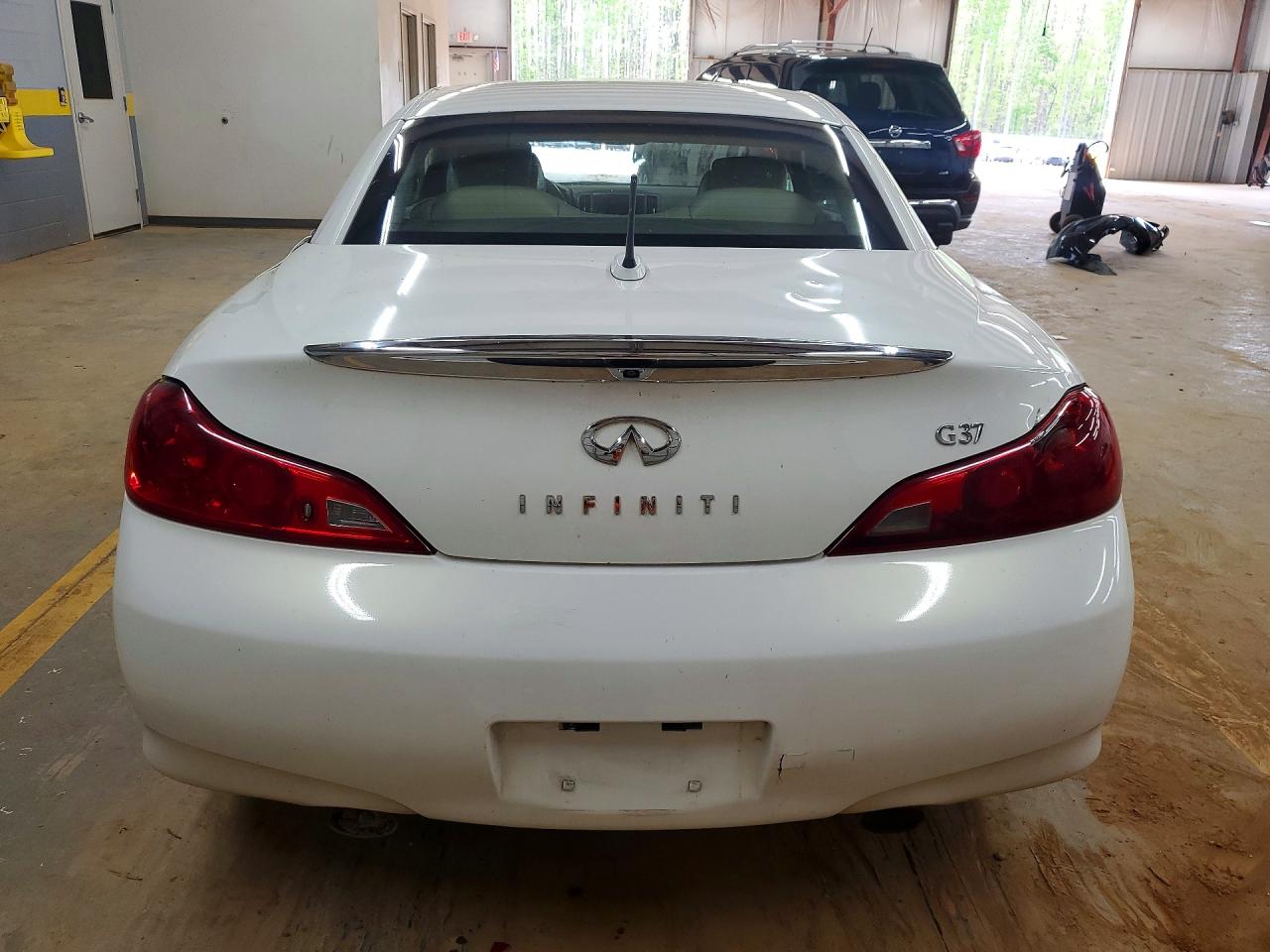 2009 Infiniti G37 Convertible Base White vin: JNKCV66E59M721729