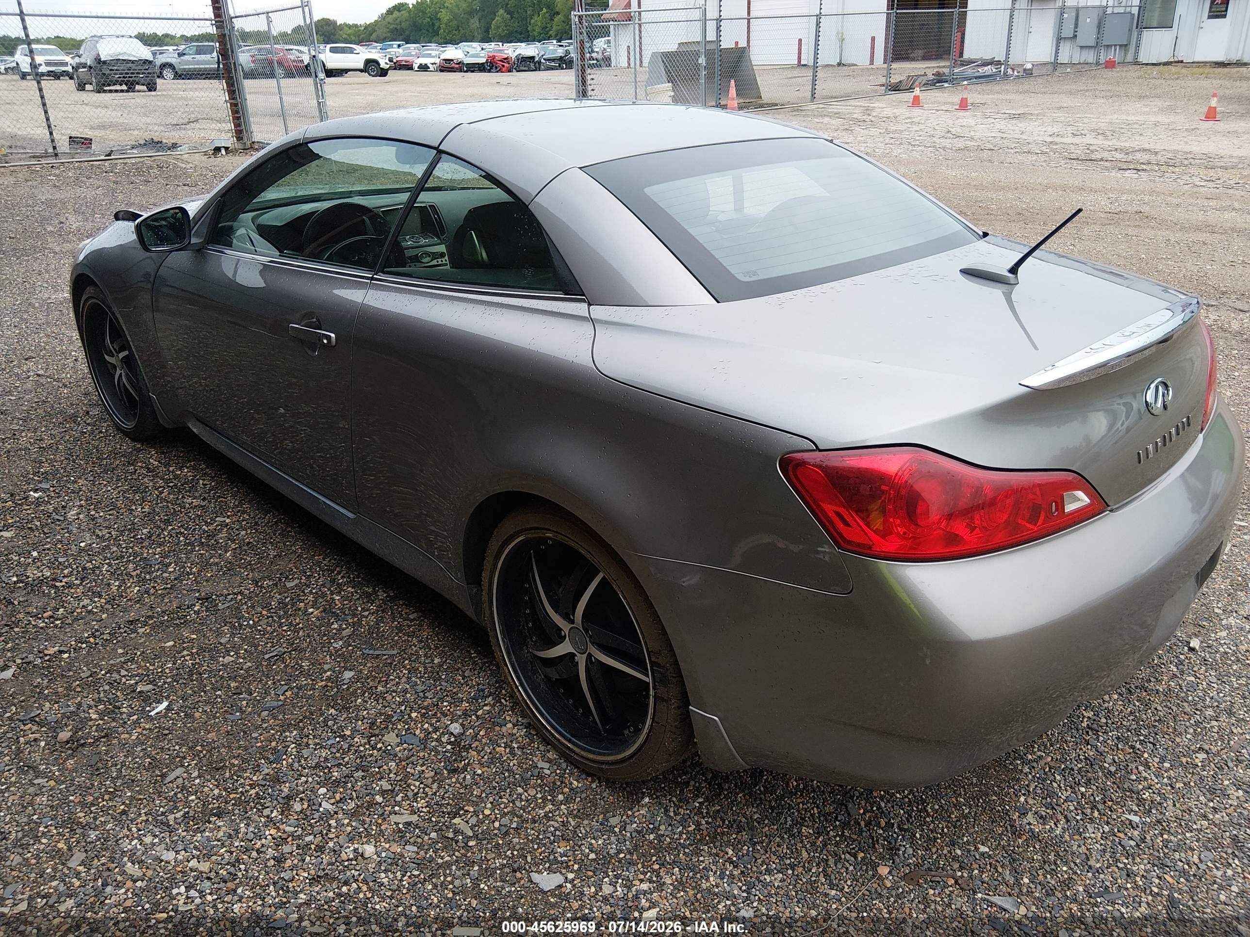 2009 Infiniti G37   Silver vin: JNKCV66E59M723447