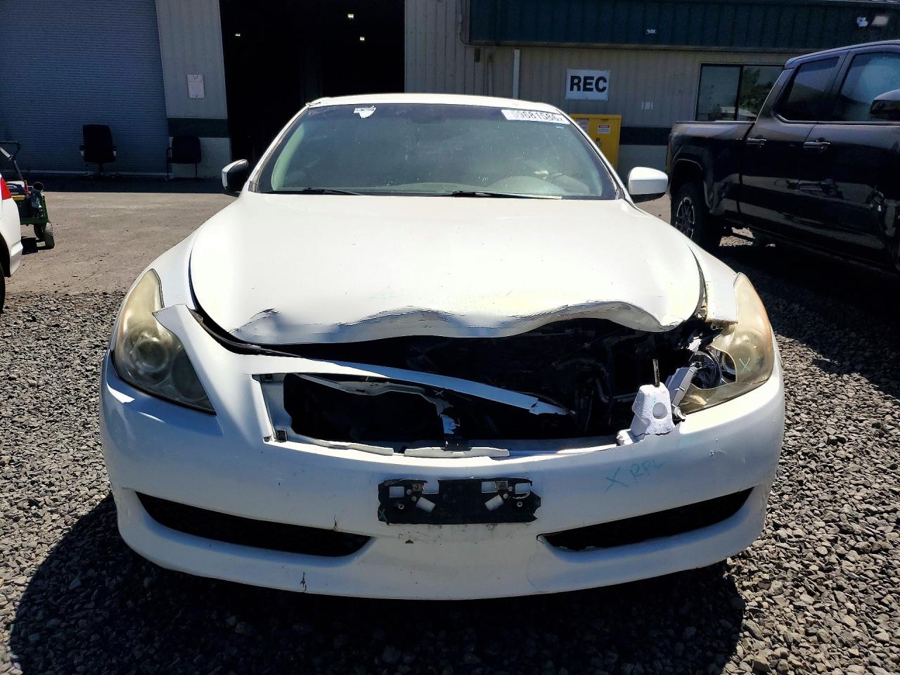 2009 Infiniti G37 Convertible Base White vin: JNKCV66E99M724620