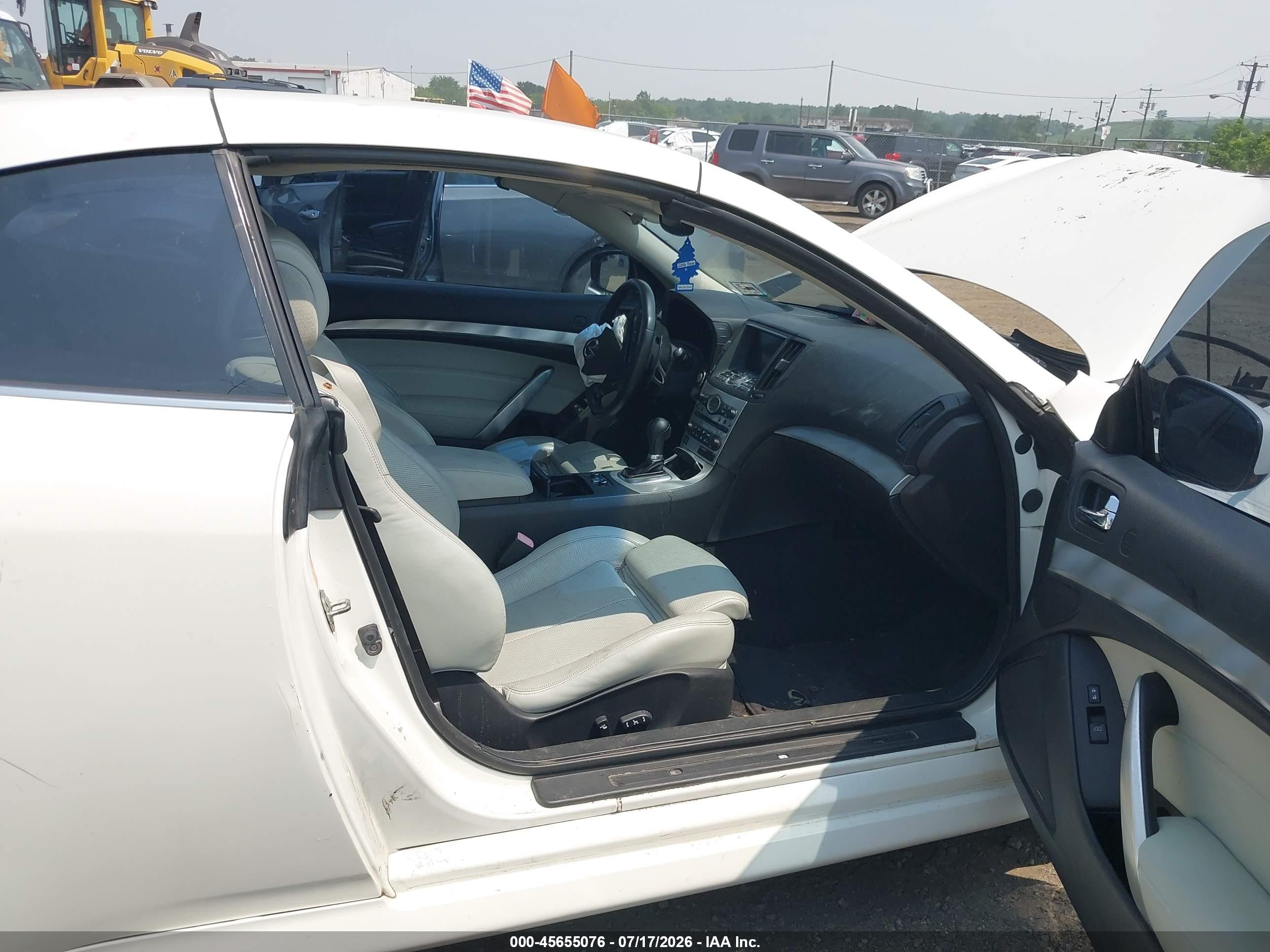 2009 Infiniti G37 Белый vin: JNKCV66EX9M720527
