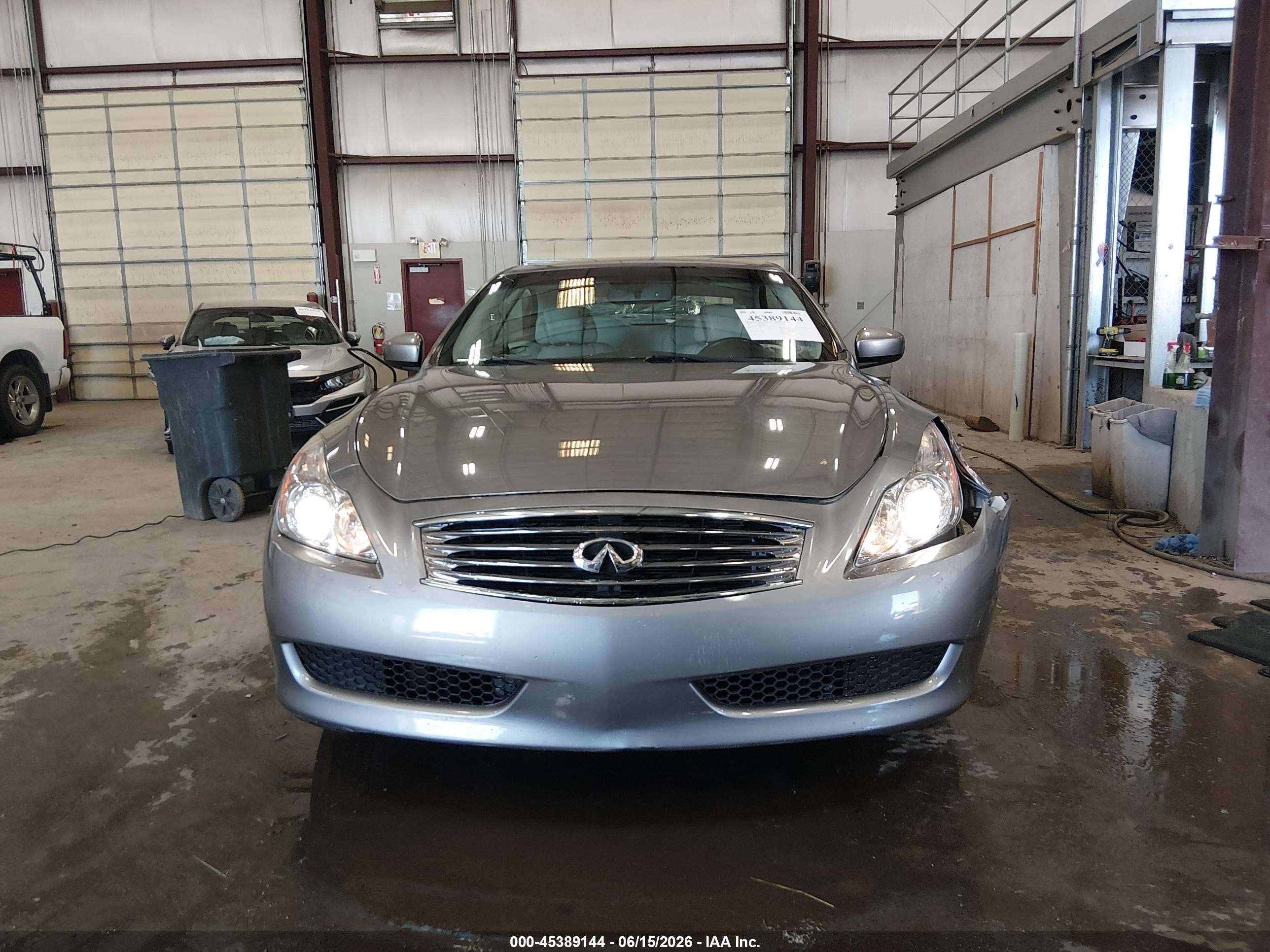 2009 Infiniti G37   Silver vin: JNKCV66EX9M722214