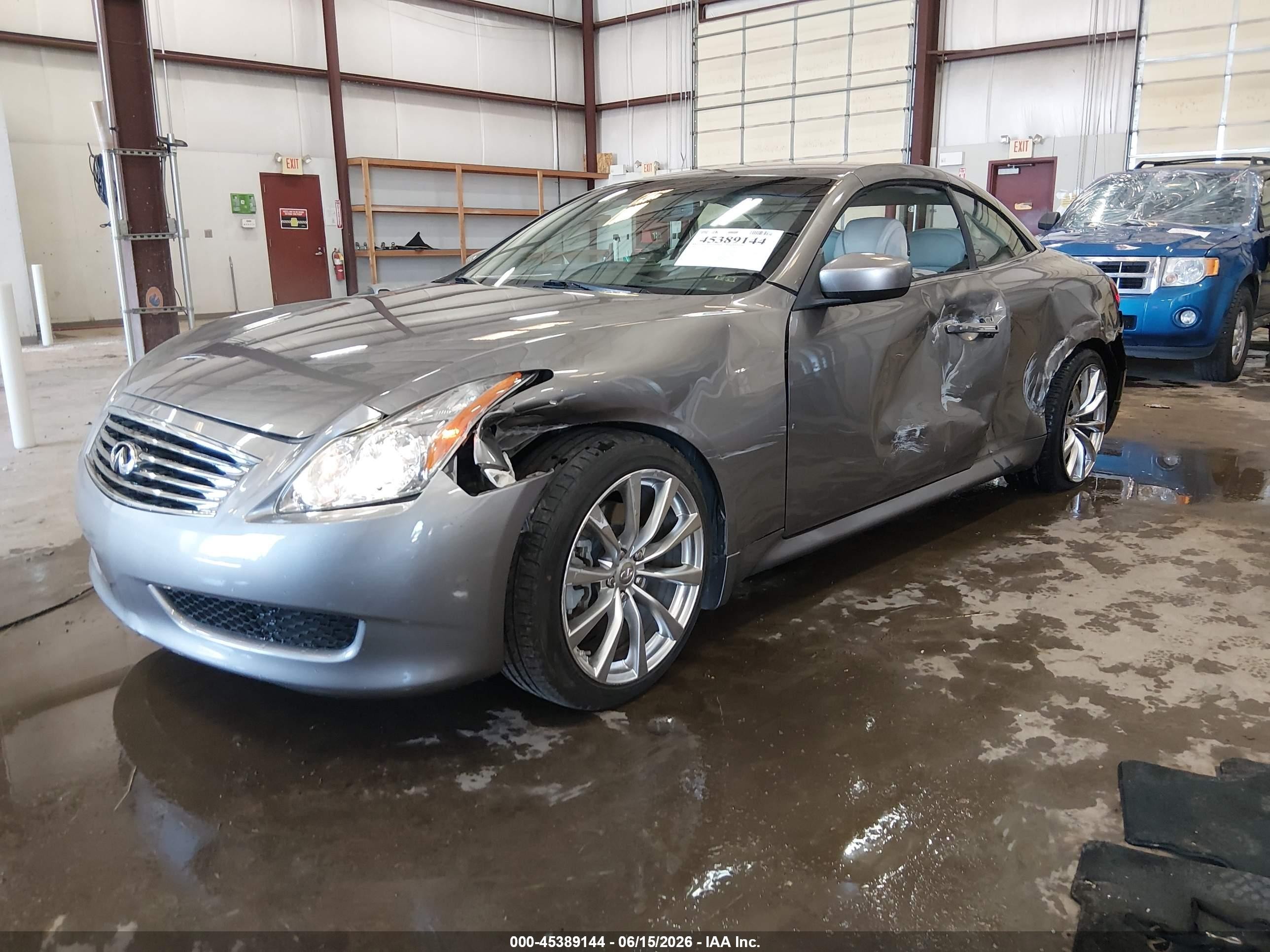 2009 Infiniti G37   Silver vin: JNKCV66EX9M722214