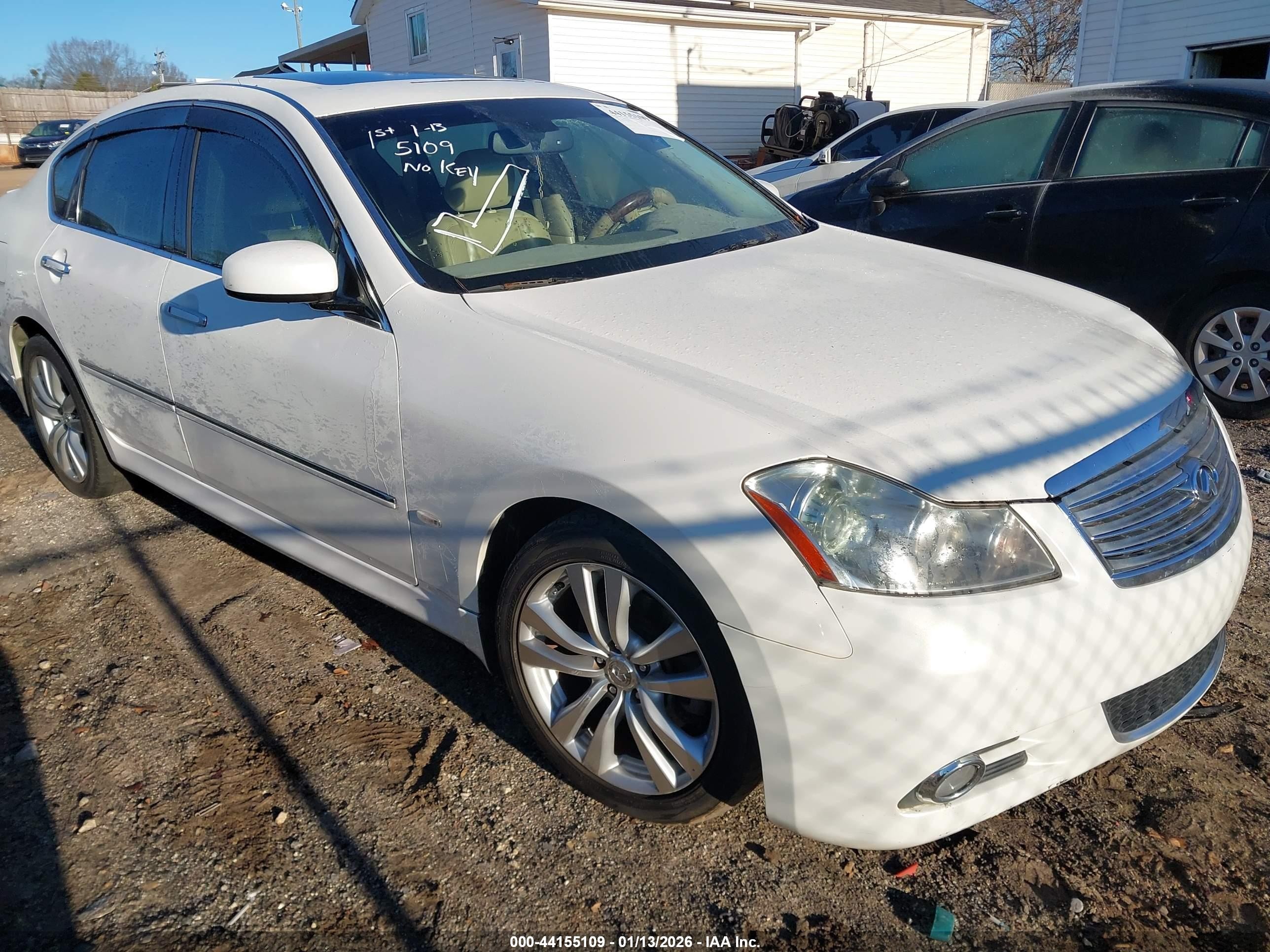 2009 Infiniti M35   White vin: JNKCY01E39M800702