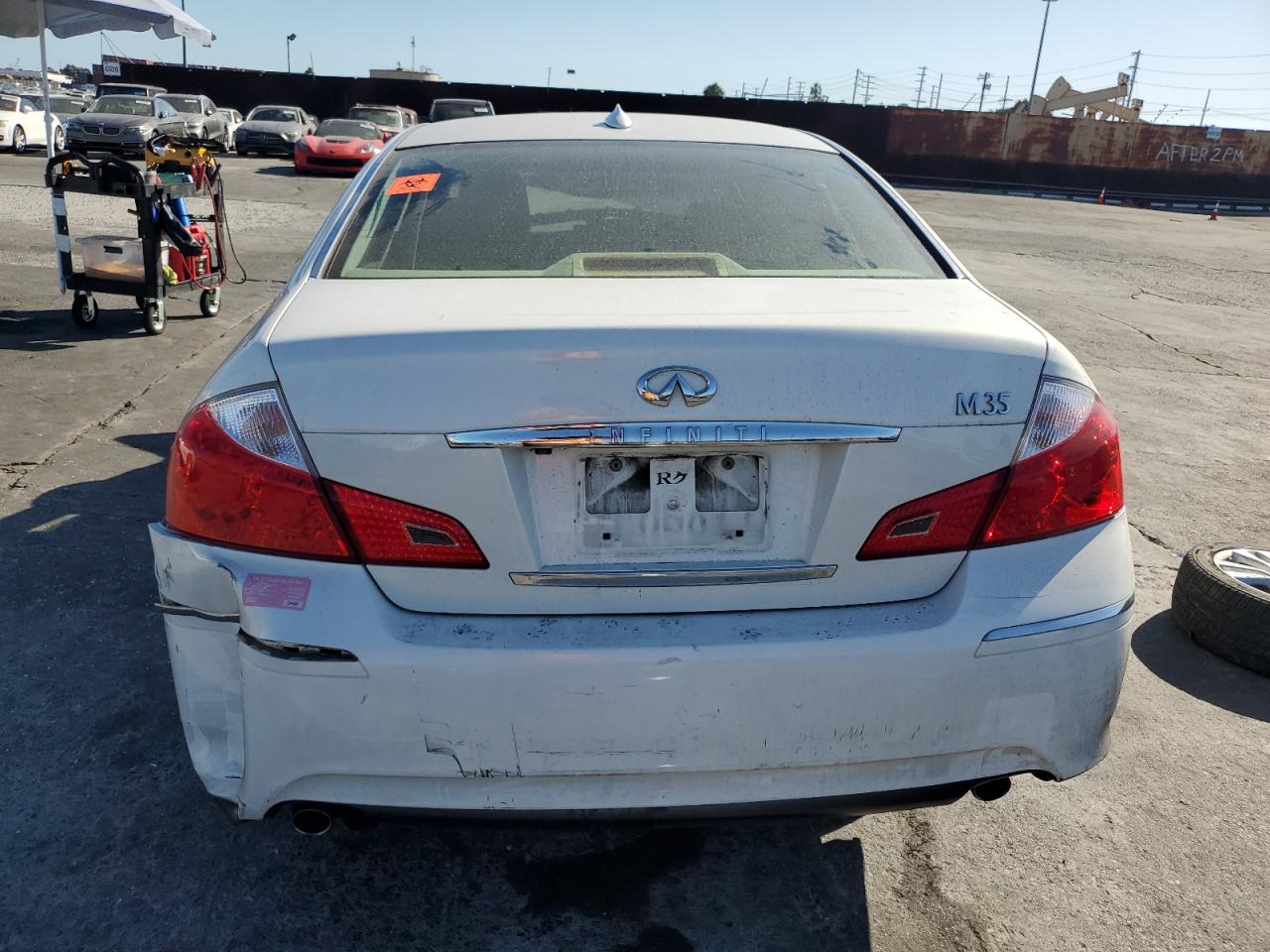 2009 Infiniti M35 Base White vin: JNKCY01E39M801414